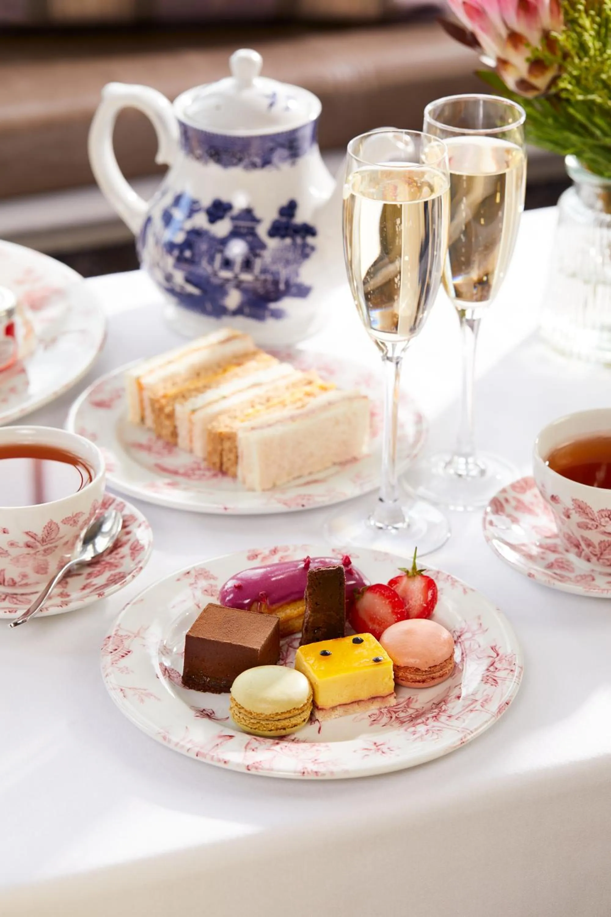 Food and drinks in Macdonald Forest Hills Hotel & Spa