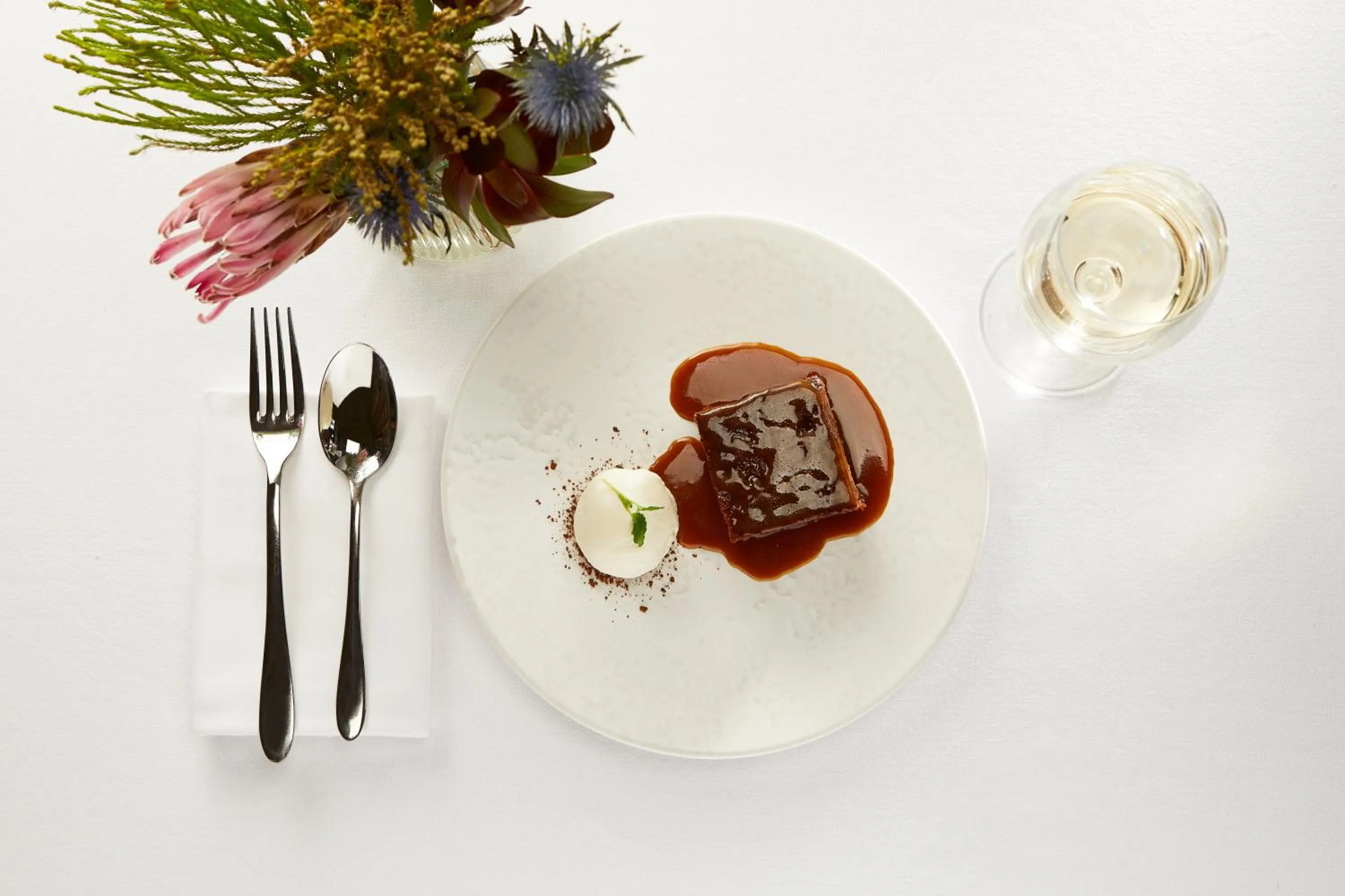 Food and drinks in Macdonald Forest Hills Hotel & Spa