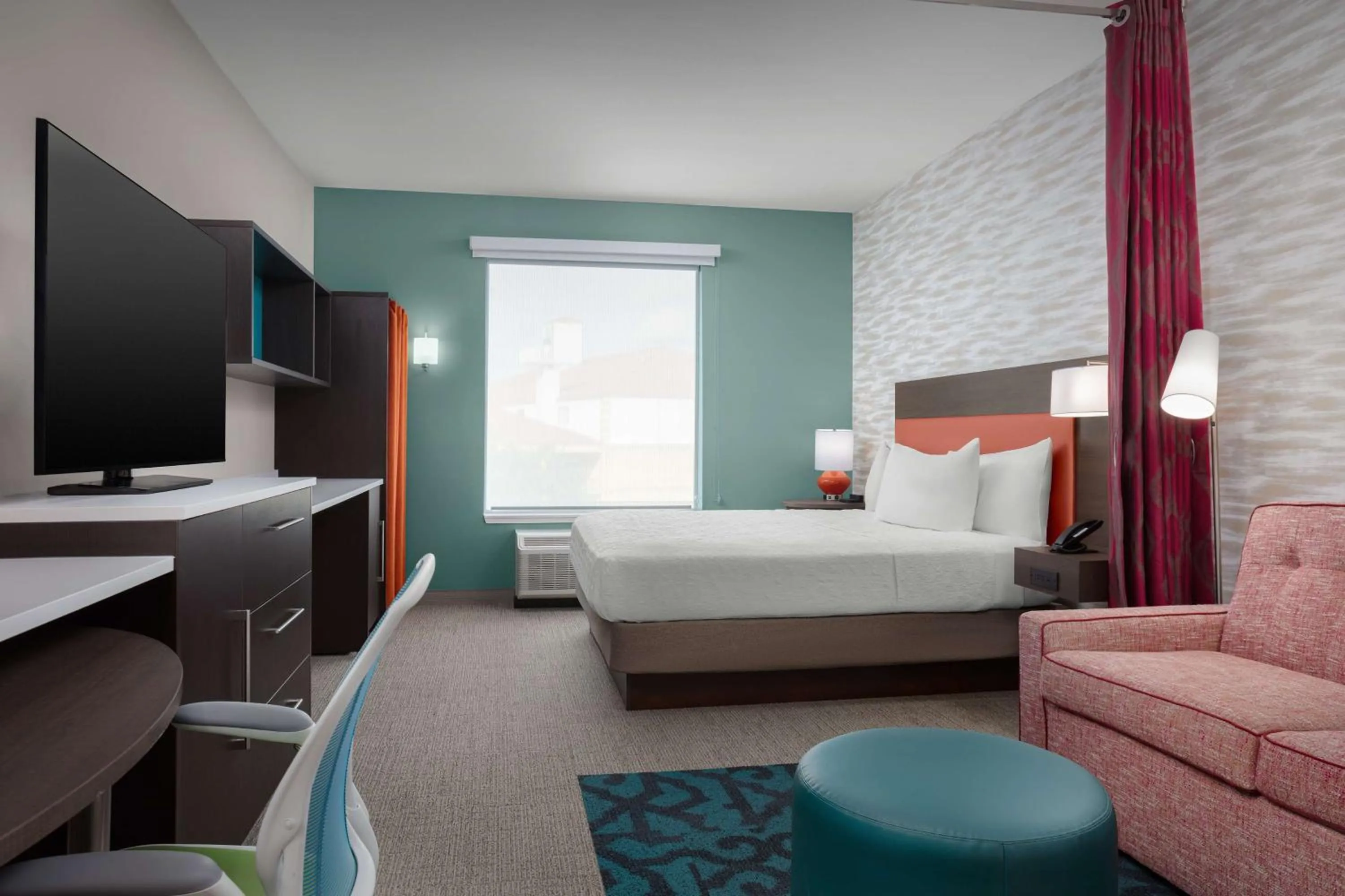 Bed in Home2 Suites By Hilton Laredo North