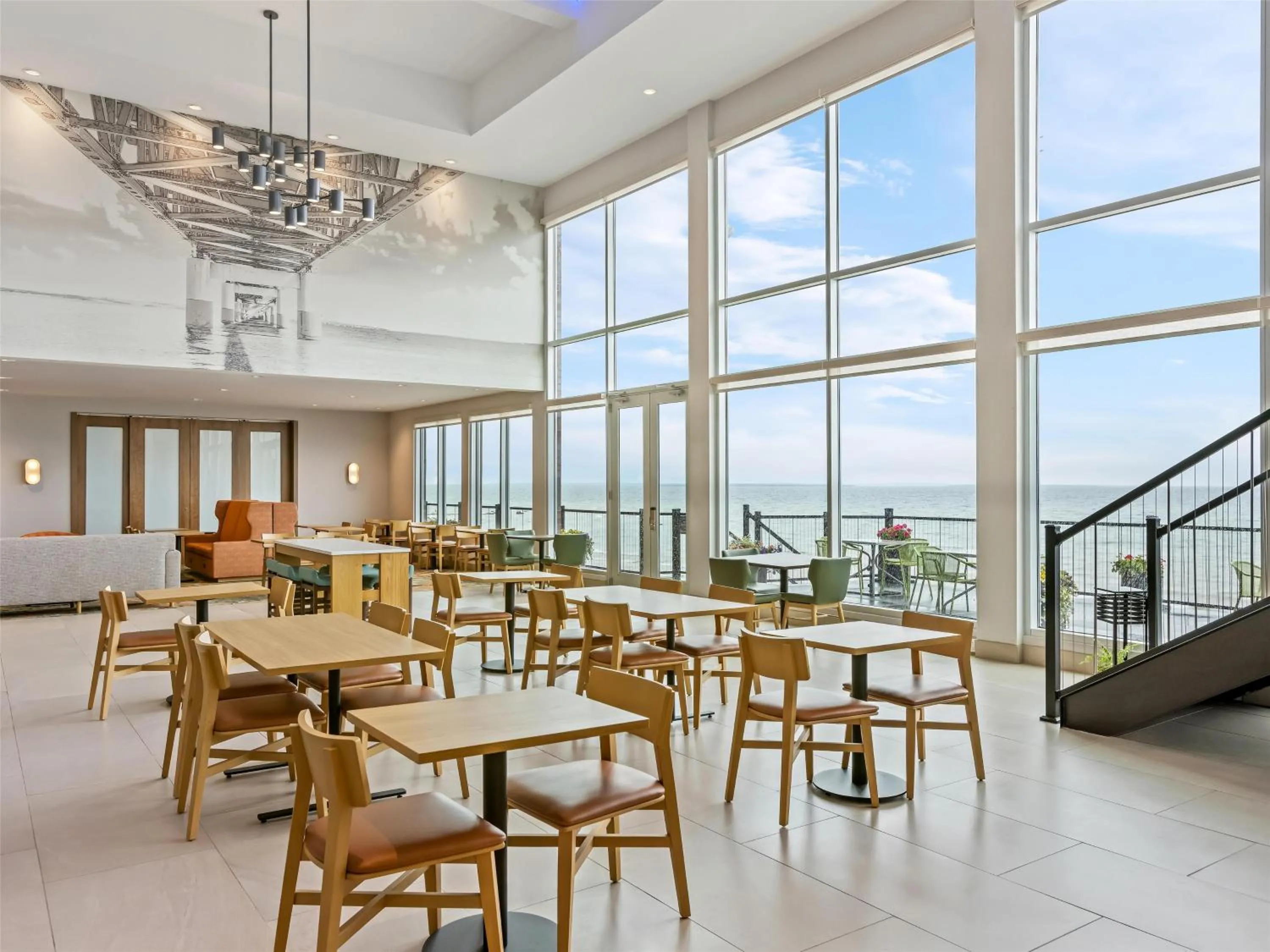 Breakfast in Hampton Inn St Ignace Lakefront Mackinac