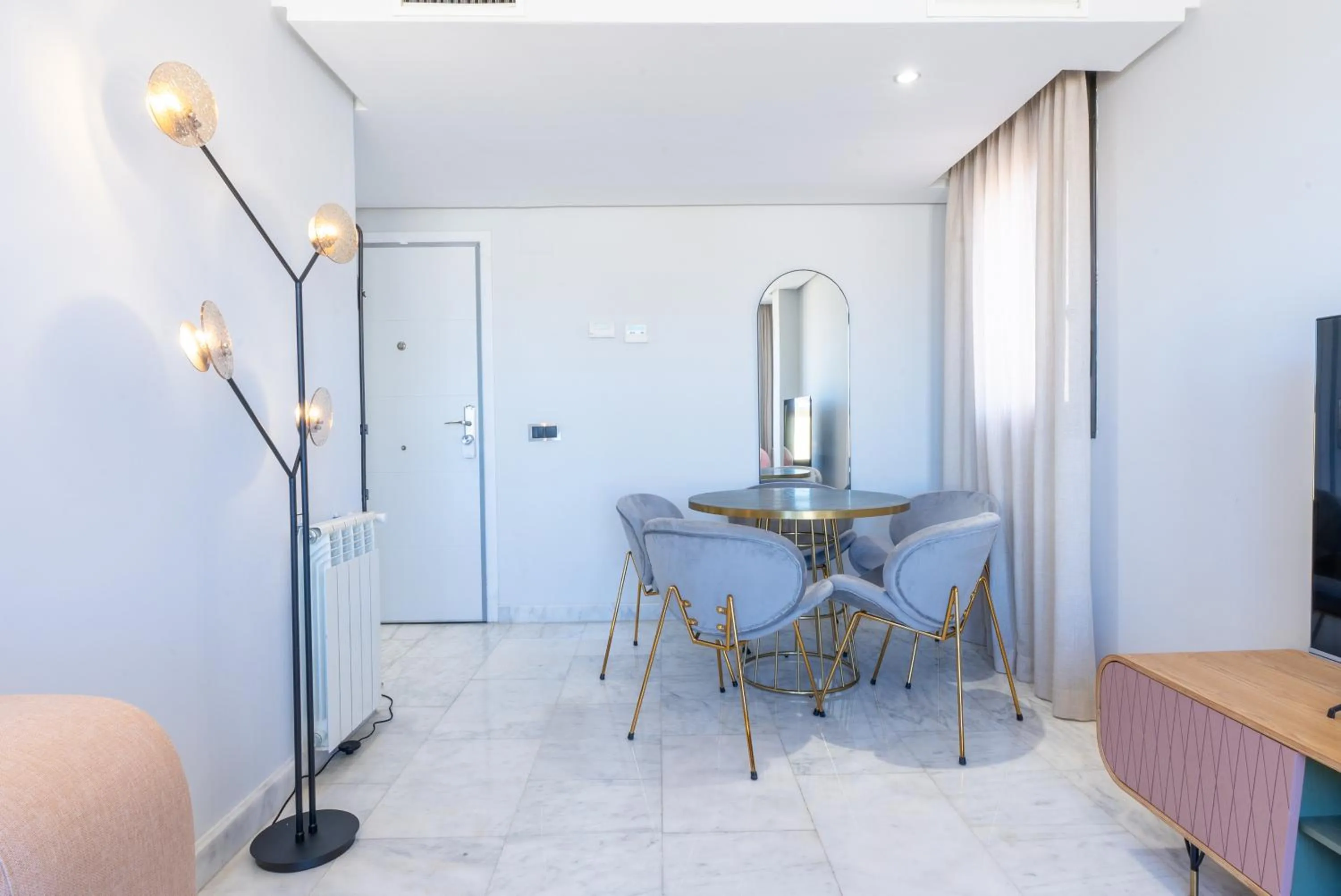 Dining area in Smartr Madrid Las Ventas