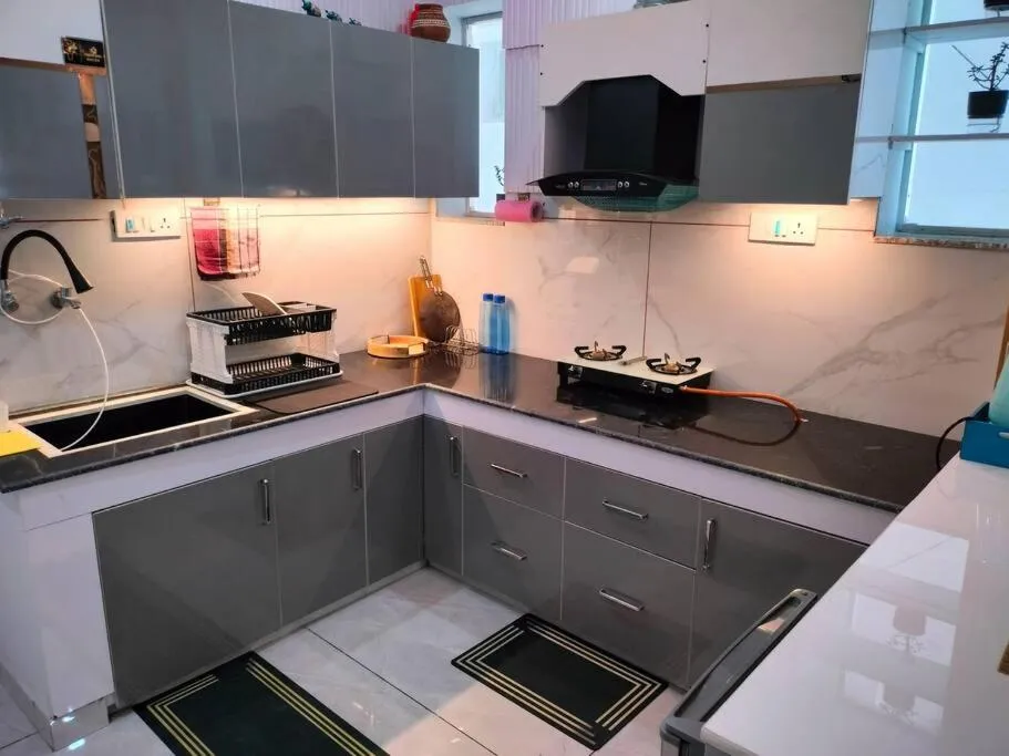 Coffee/tea facilities in Blue Heart Home by the Ganges - Cosy 1Bhk-Veerbhadra