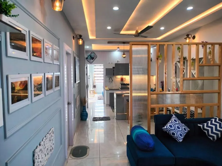 Living room in Blue Heart Home by the Ganges - Cosy 1Bhk-Veerbhadra