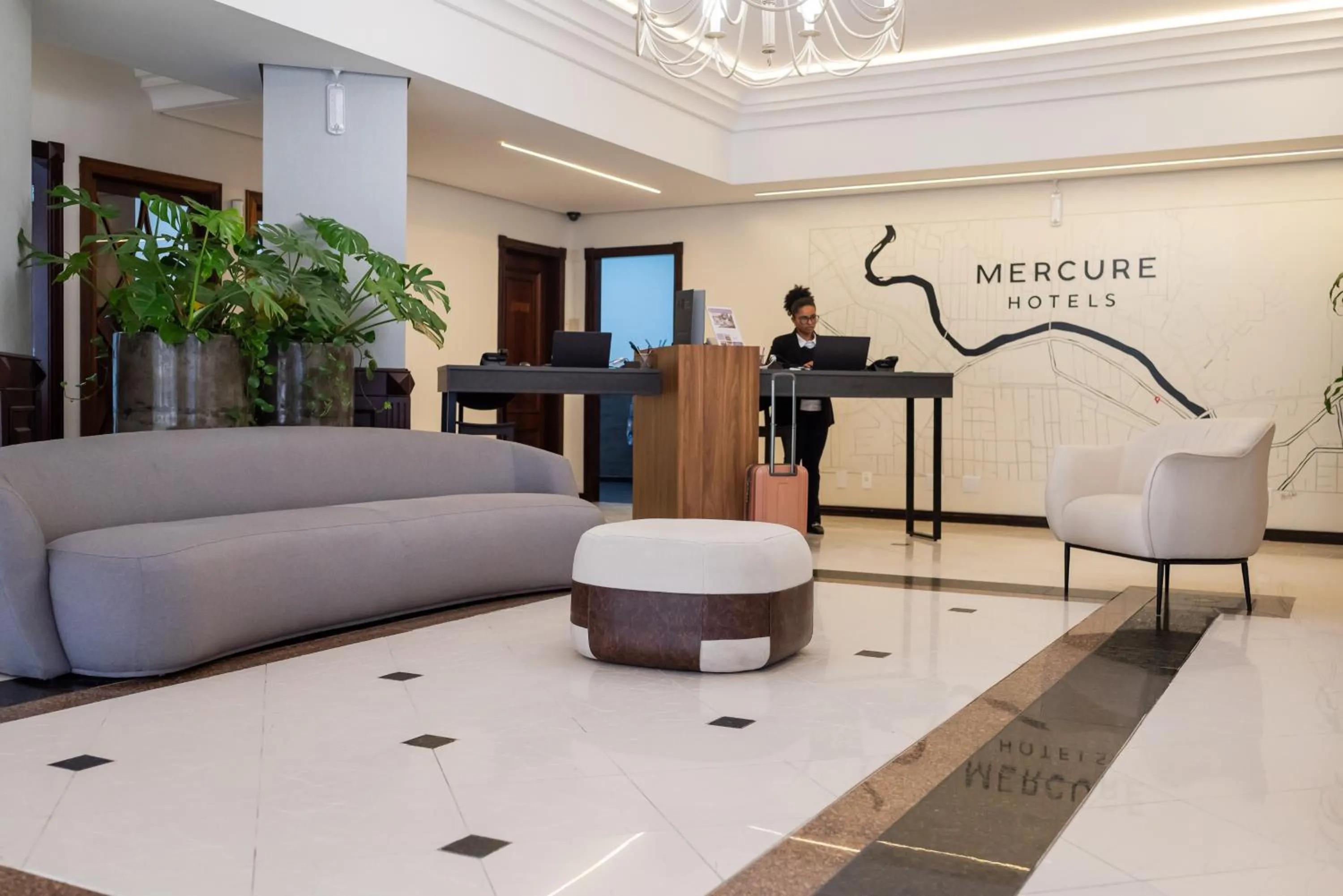 Lobby or reception in Mercure Jaragua do Sul