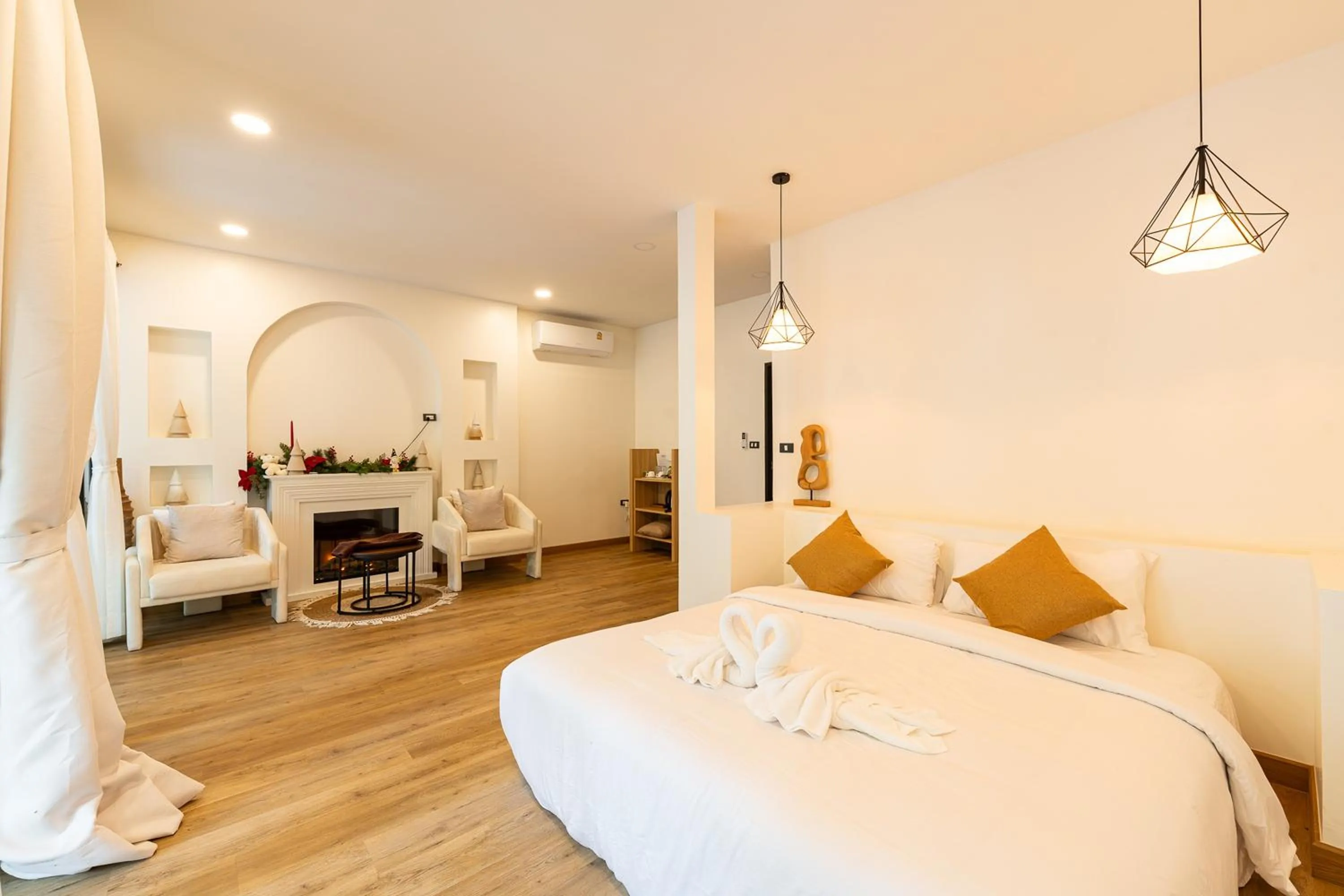 Bed in Inthada At Mae Kampong