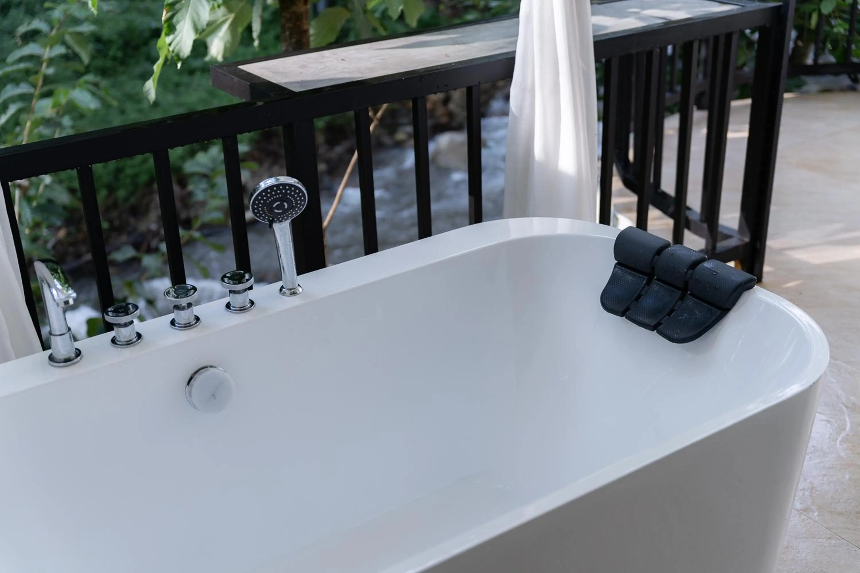 Bedroom in Inthada At Mae Kampong