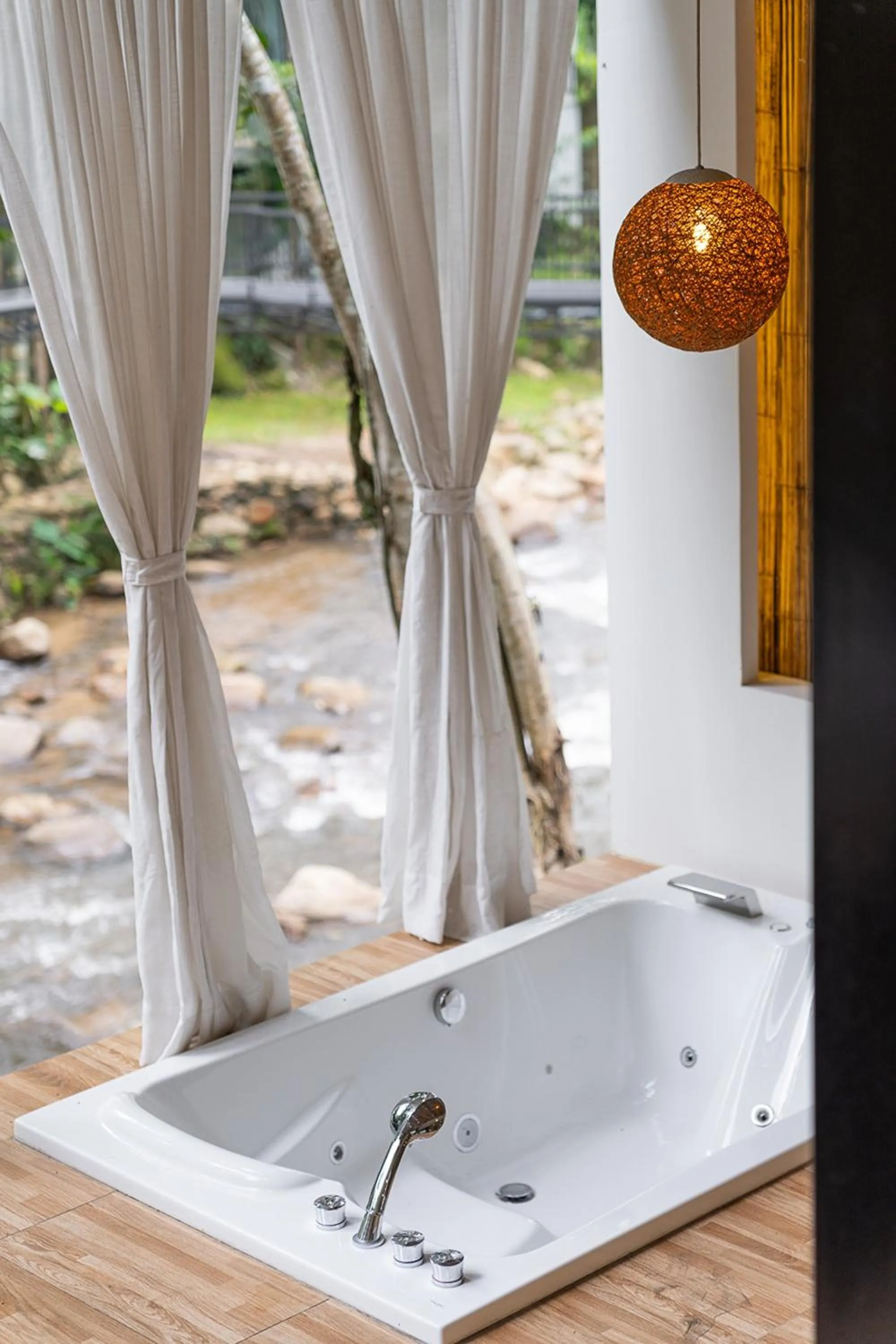 Area and facilities in Inthada At Mae Kampong