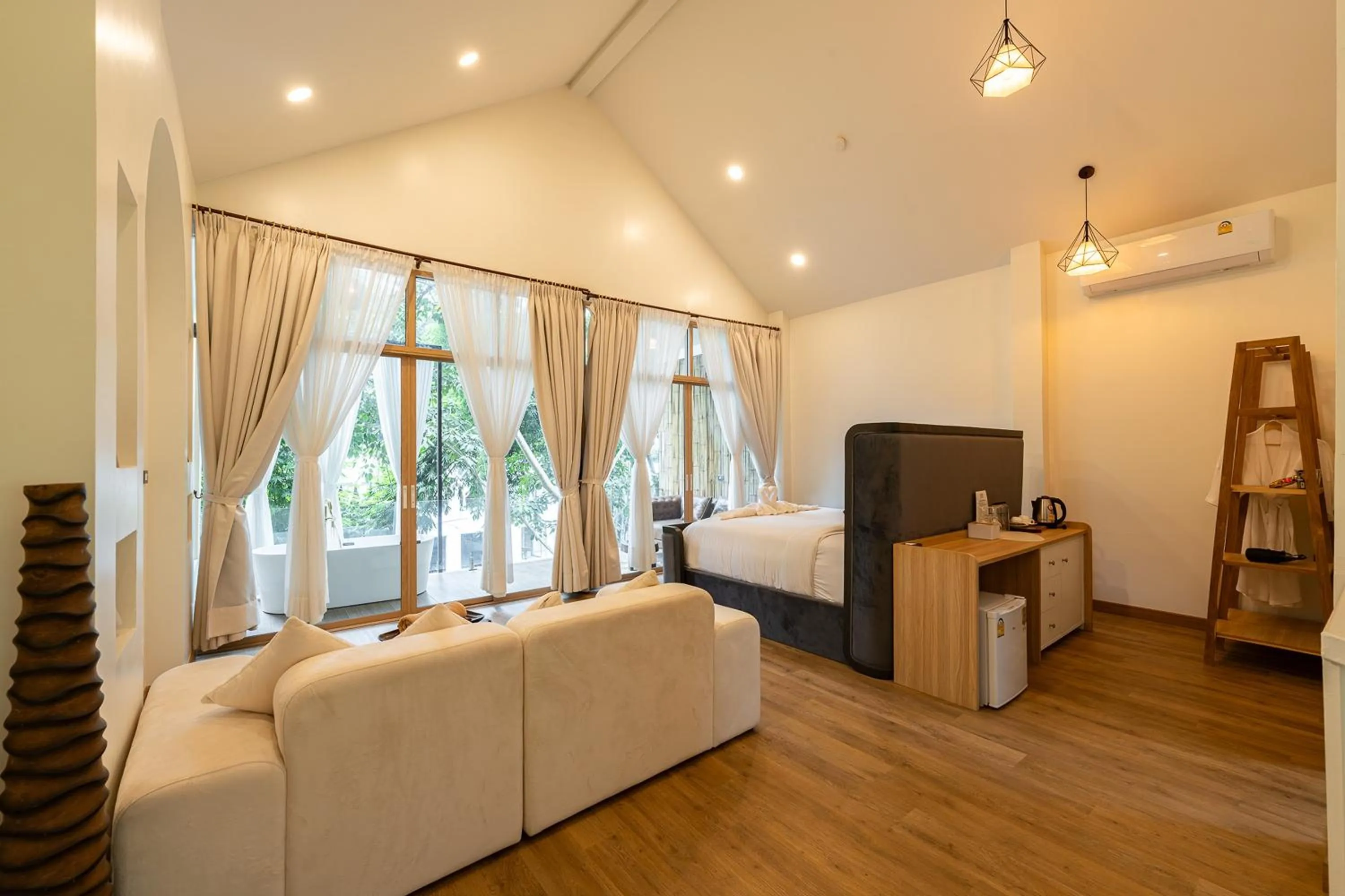 Bed in Inthada At Mae Kampong