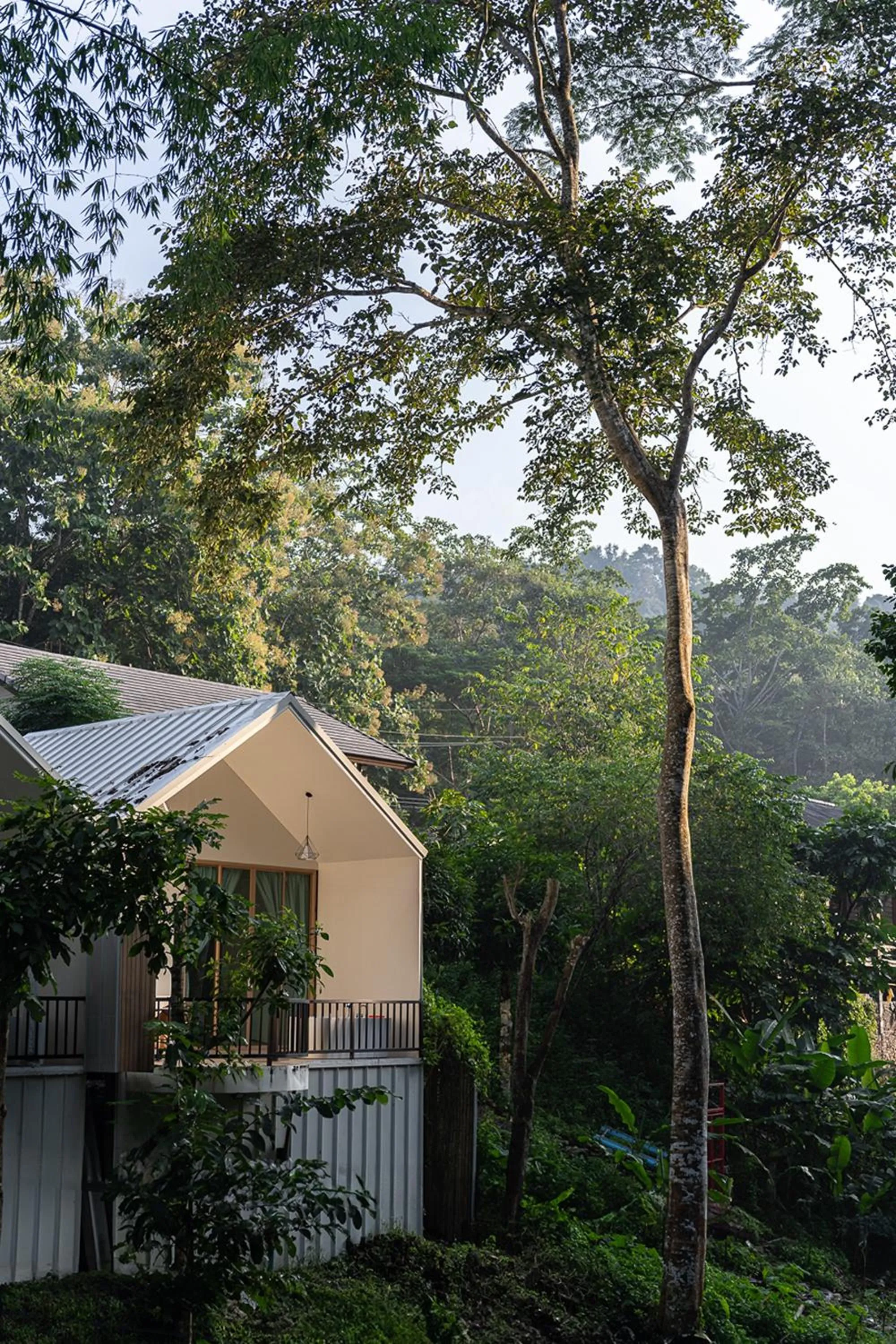 Property building in Inthada At Mae Kampong