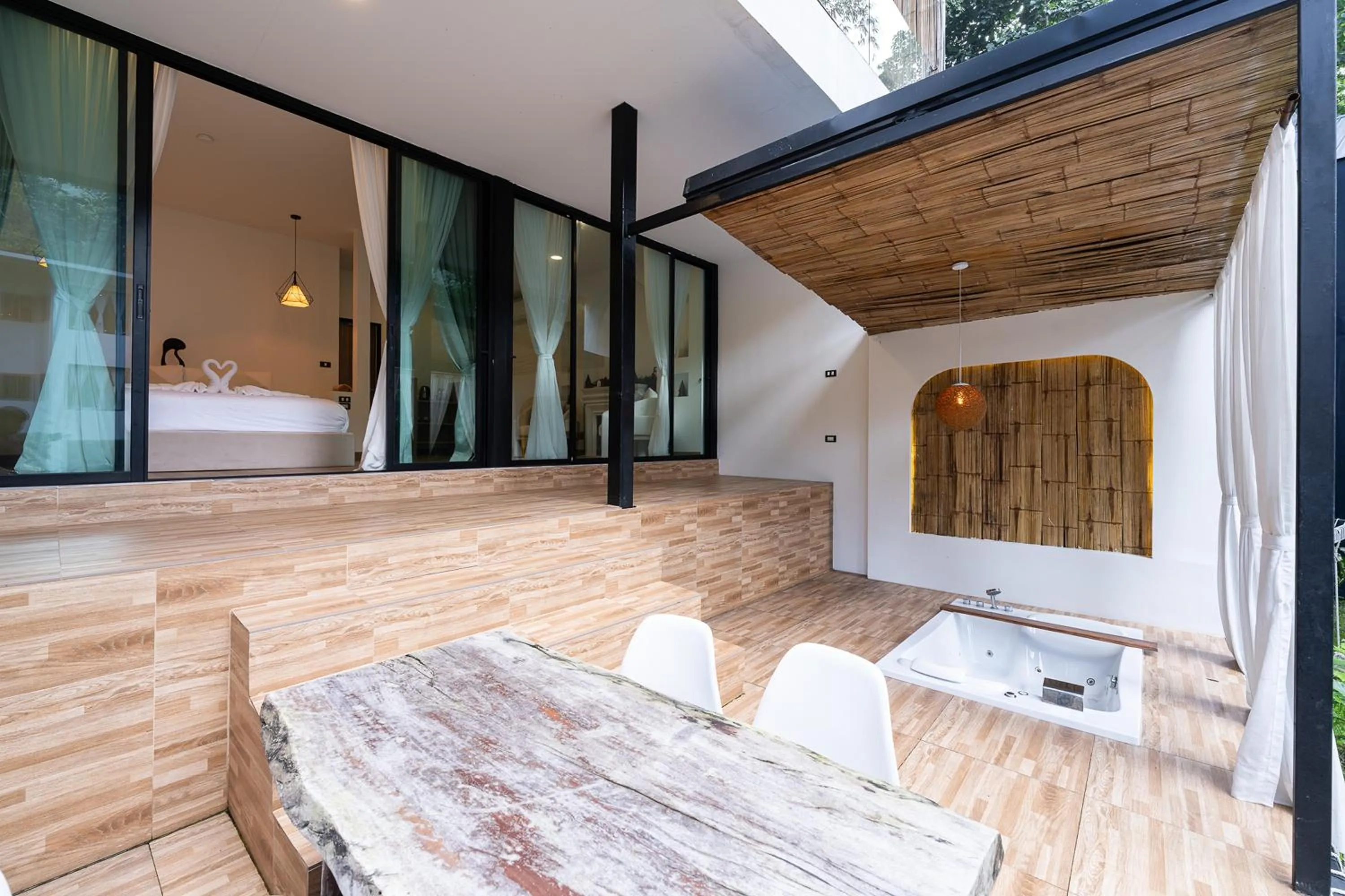 Area and facilities in Inthada At Mae Kampong