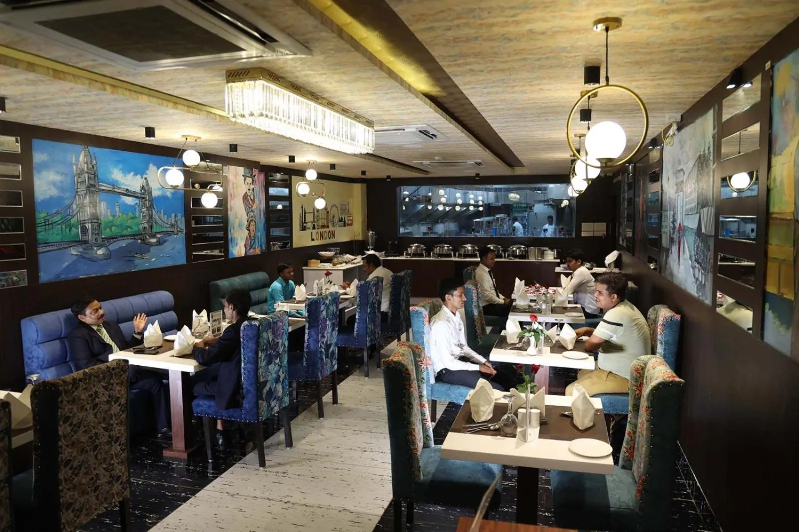 Restaurant/places to eat in Hotel Sidh Vedantha