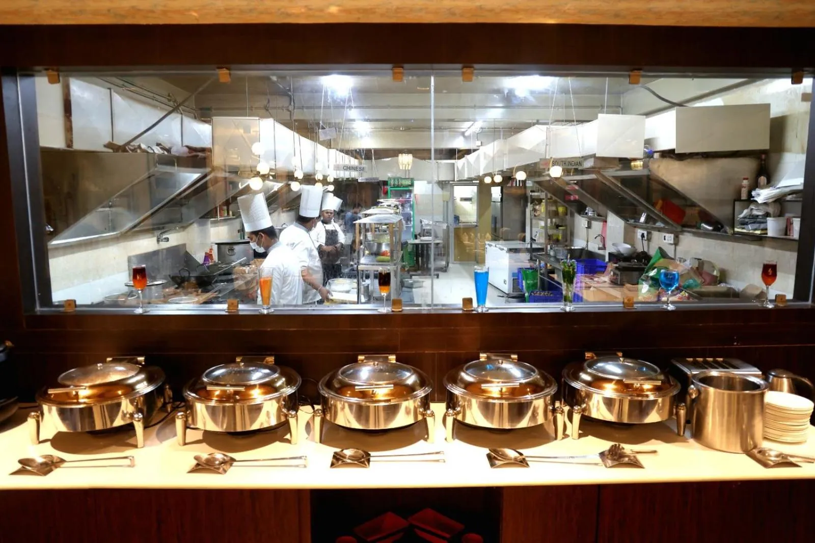 Kitchen or kitchenette in Hotel Sidh Vedantha