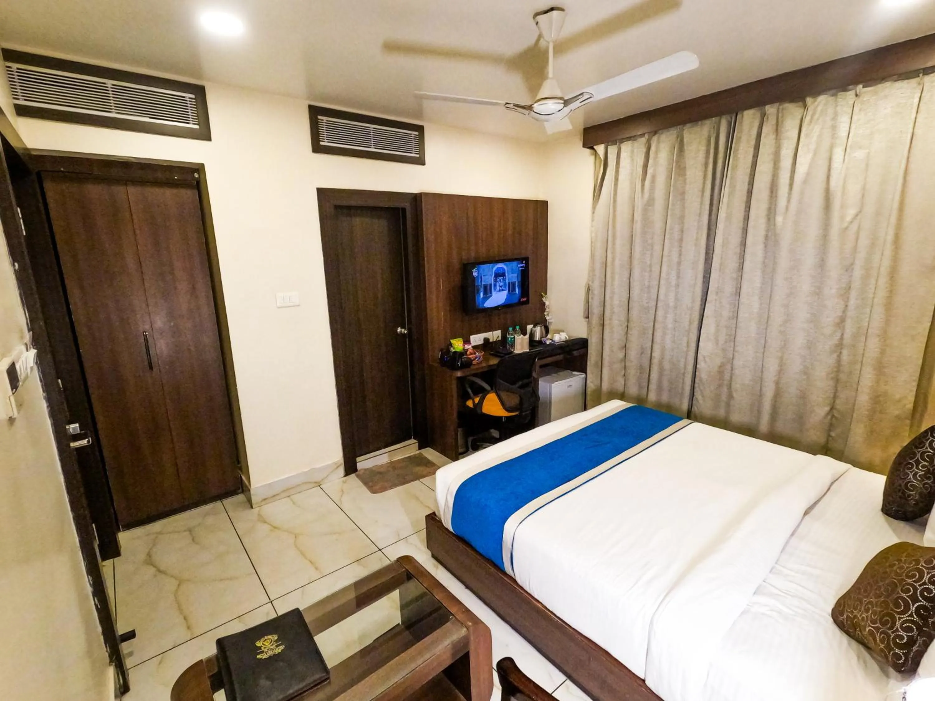TV and multimedia, Bed in Hotel Sidh Vedantha