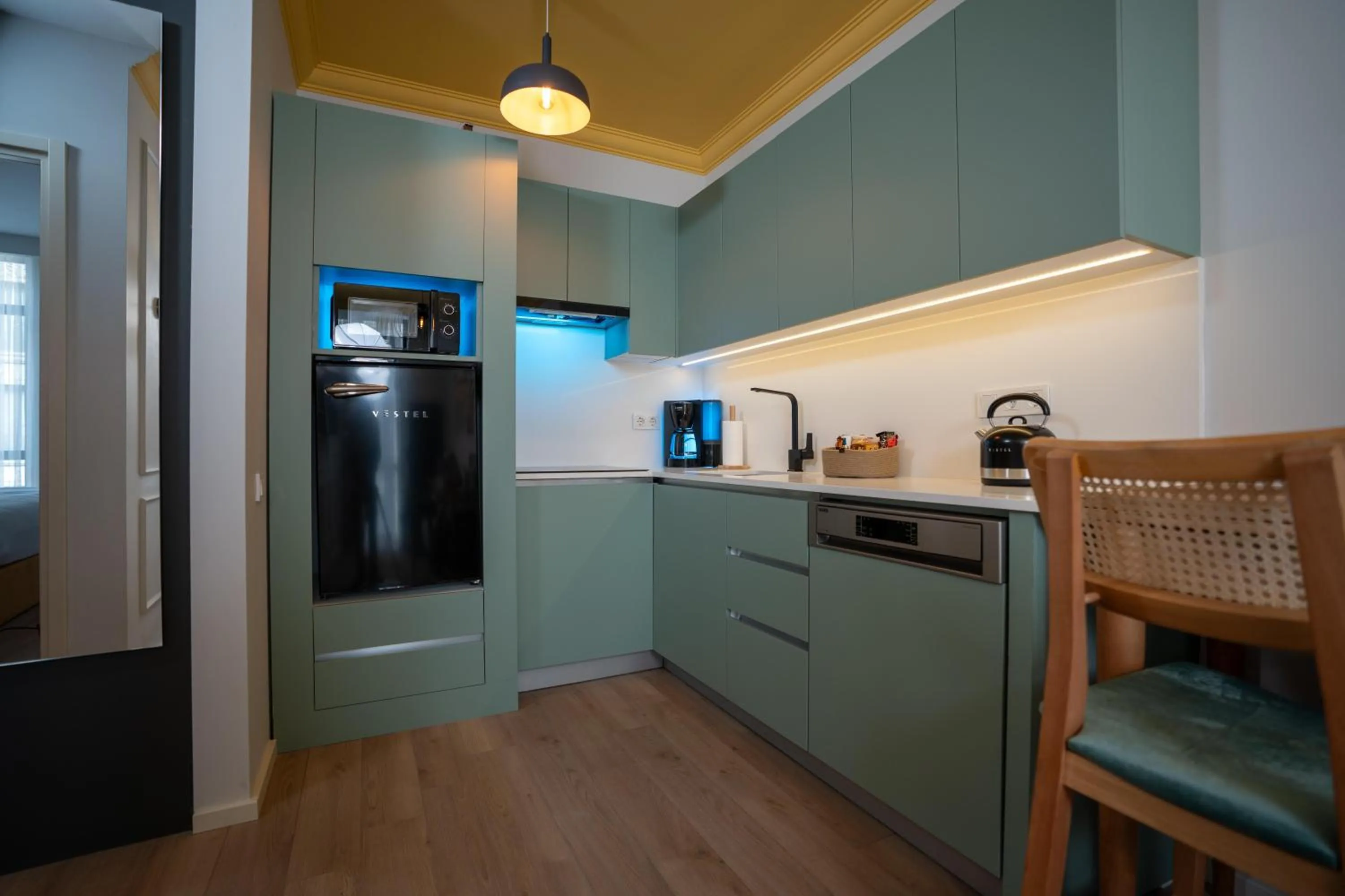 Kitchen or kitchenette in Bird Nest Suites