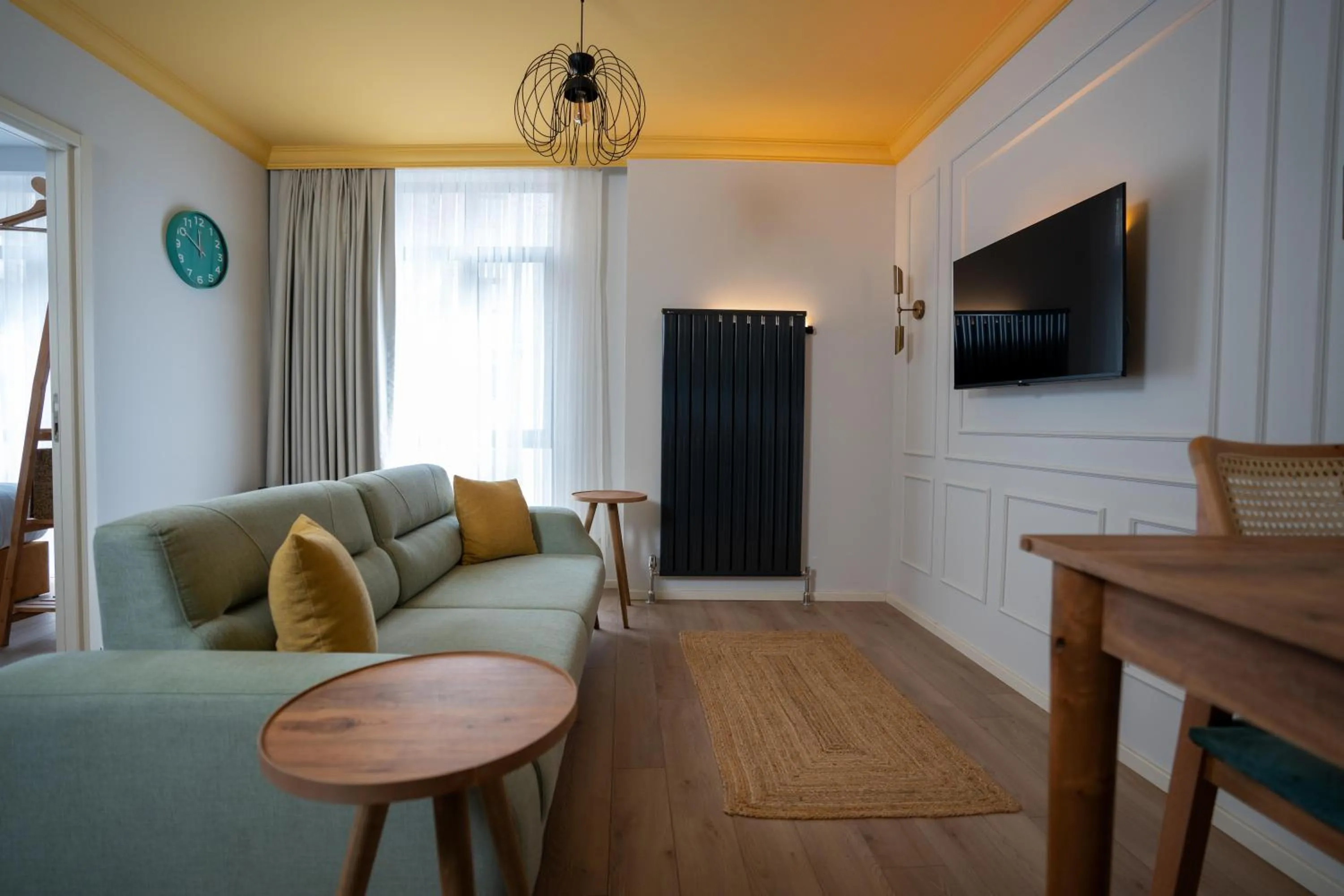 Photo of the whole room in Bird Nest Suites