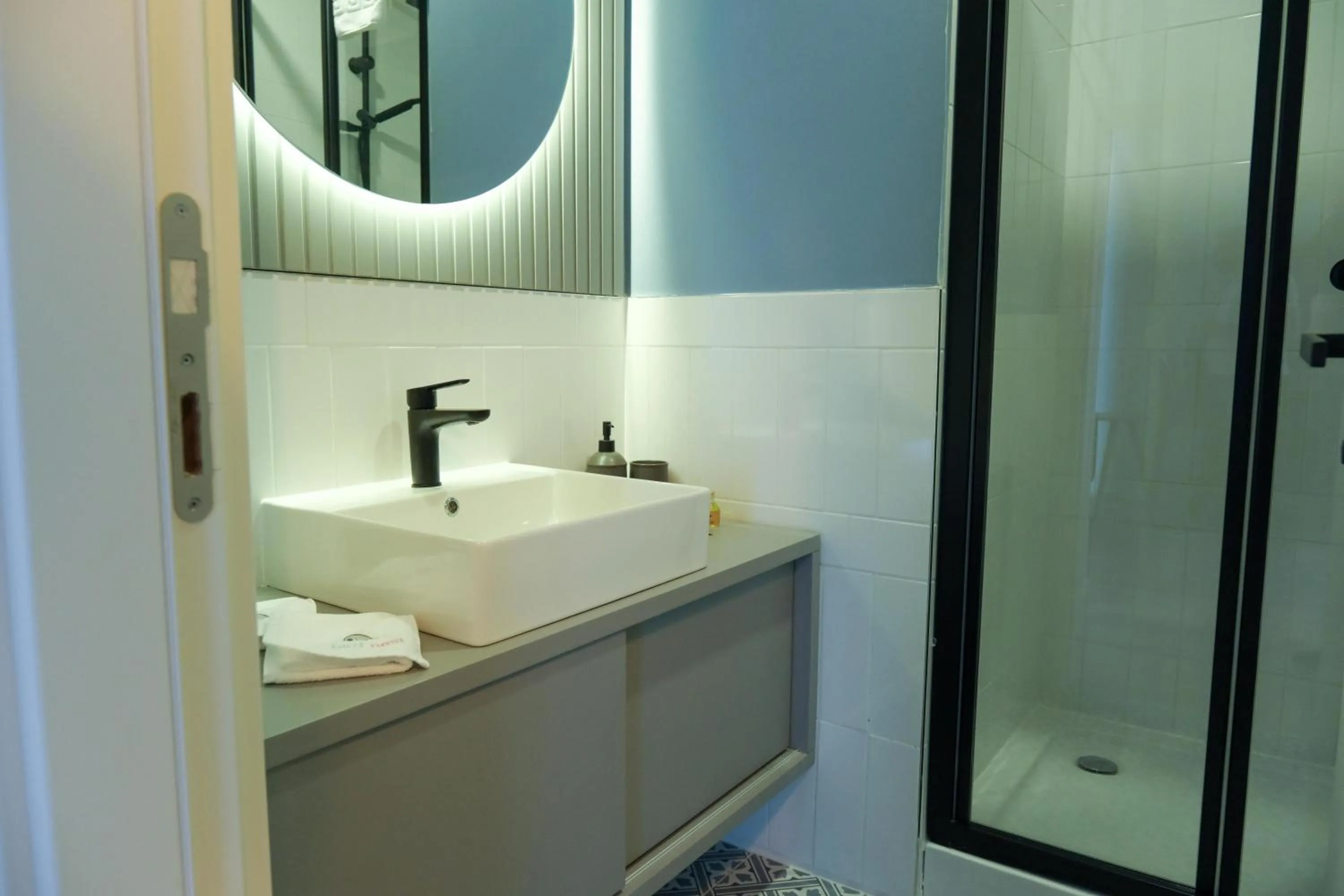 Shower in Bird Nest Suites