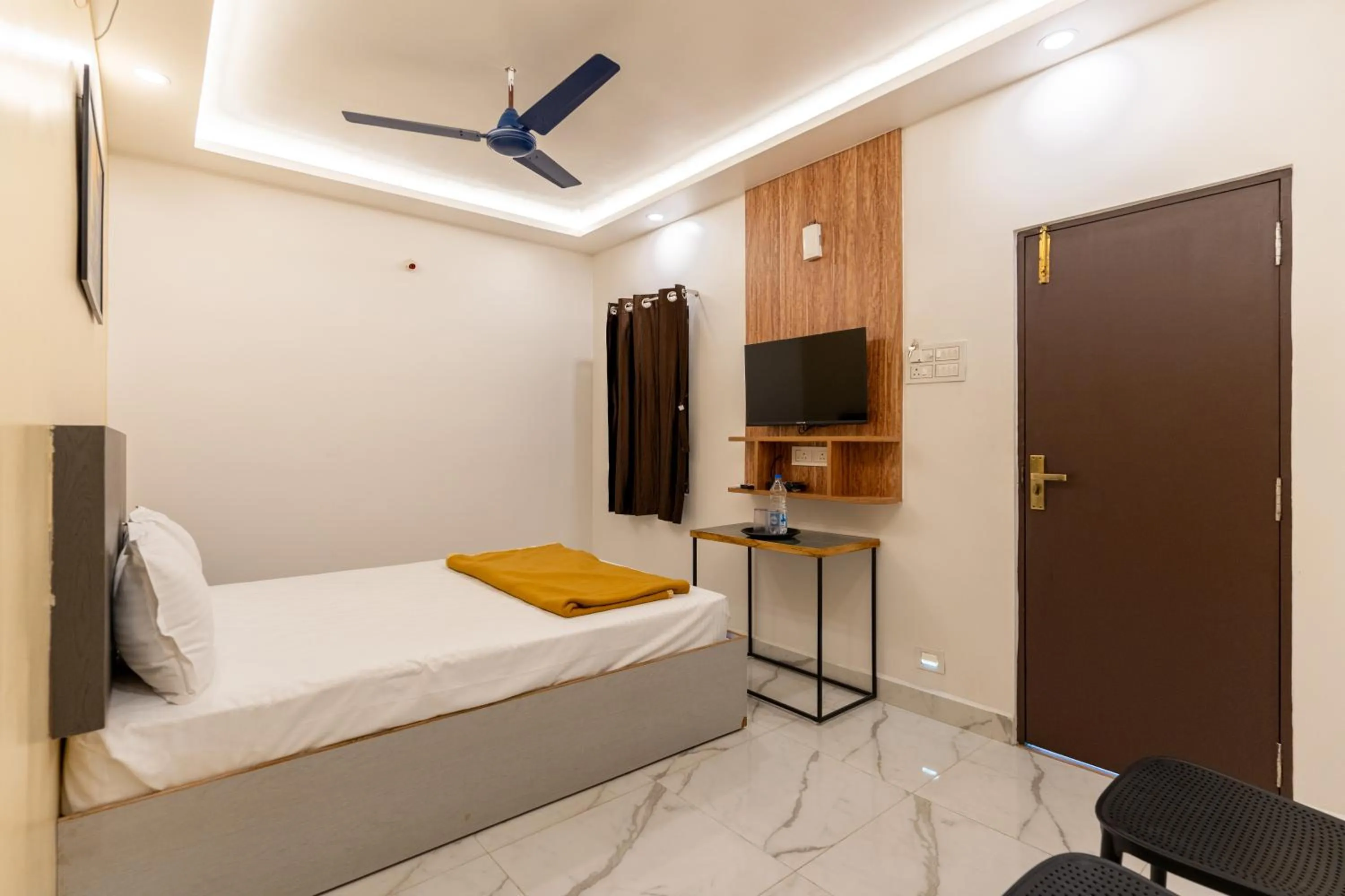 Bed in Arul Residency