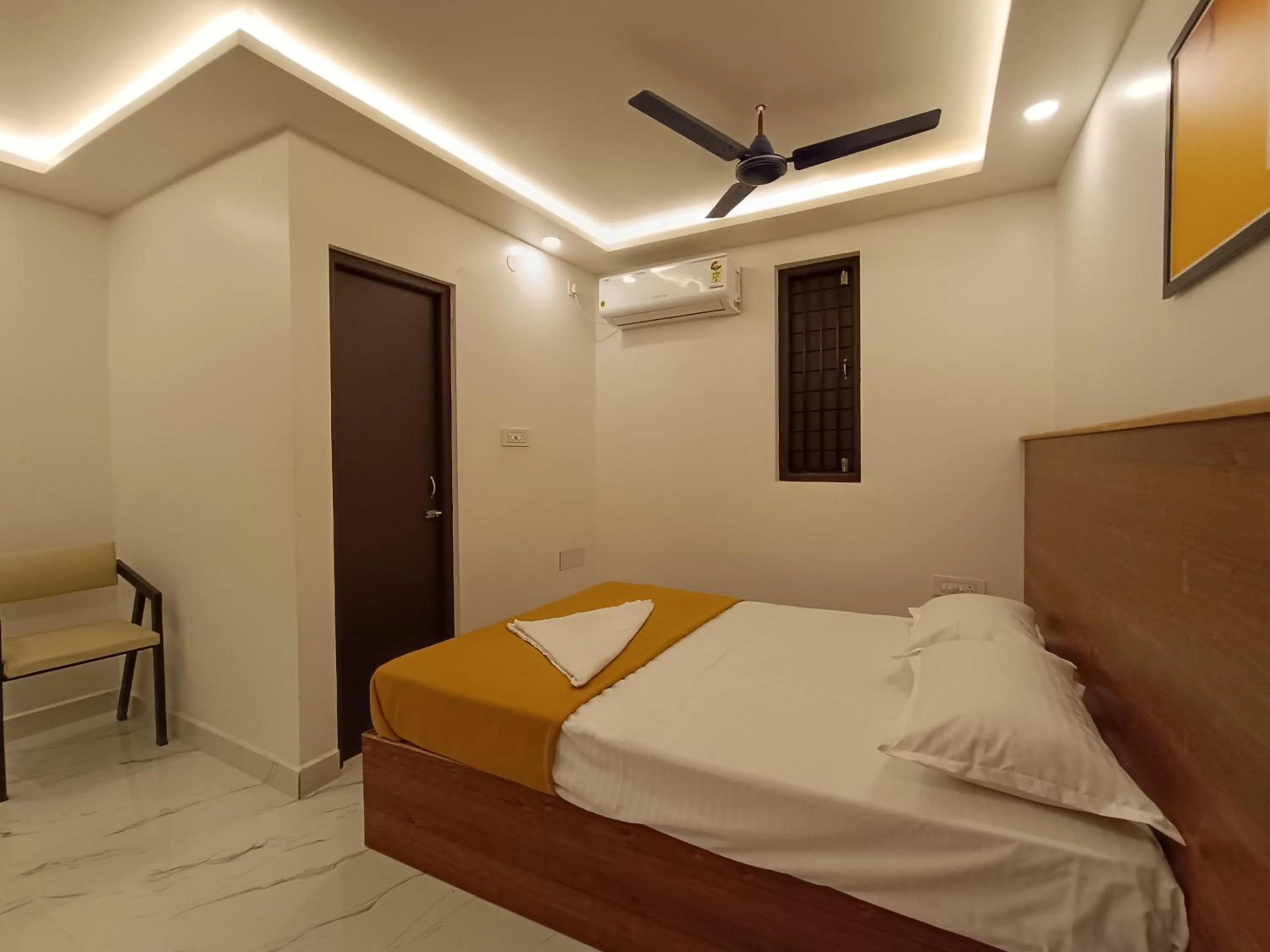 Bed in Arul Residency