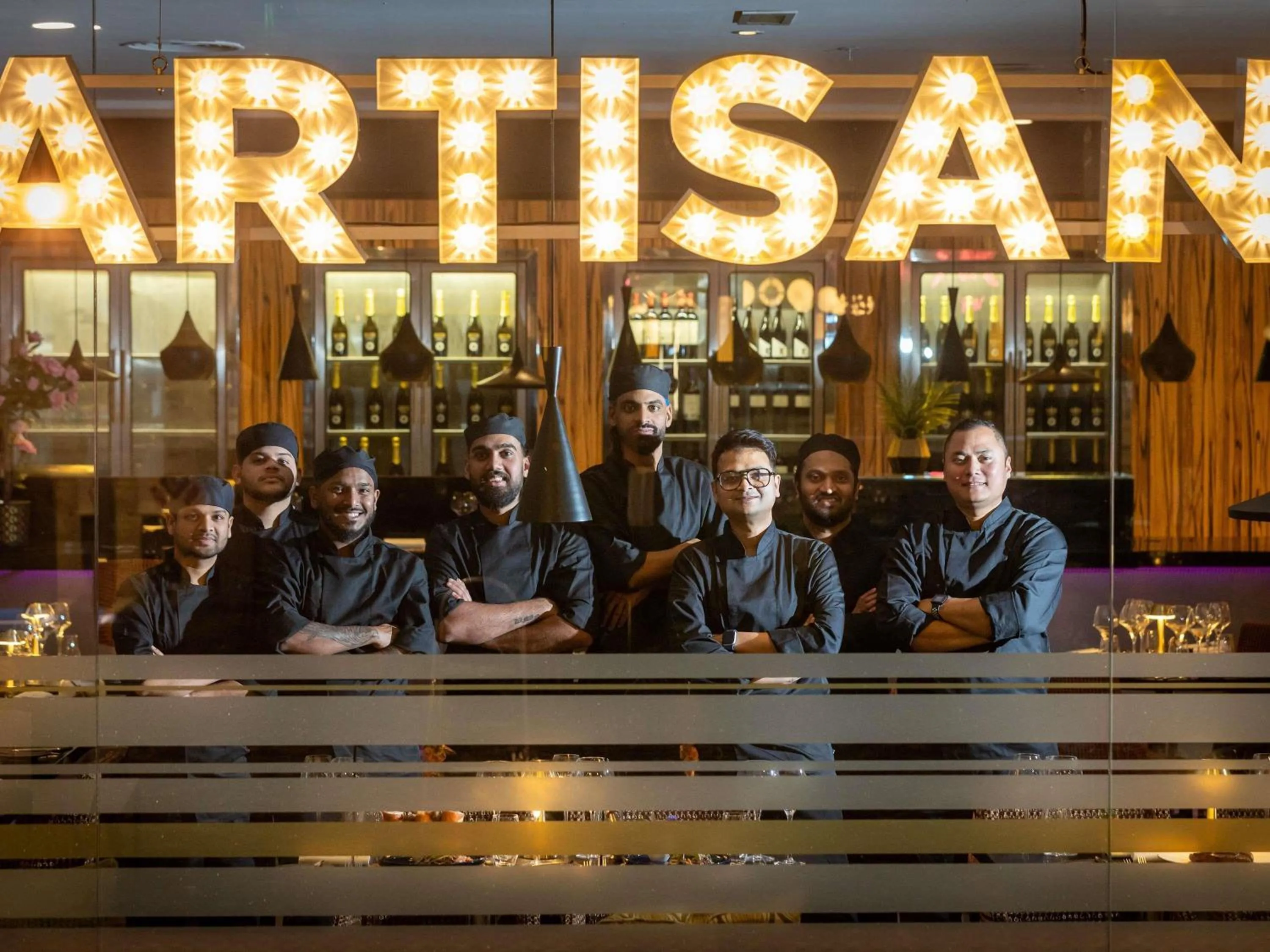 Restaurant/places to eat in Novotel London West