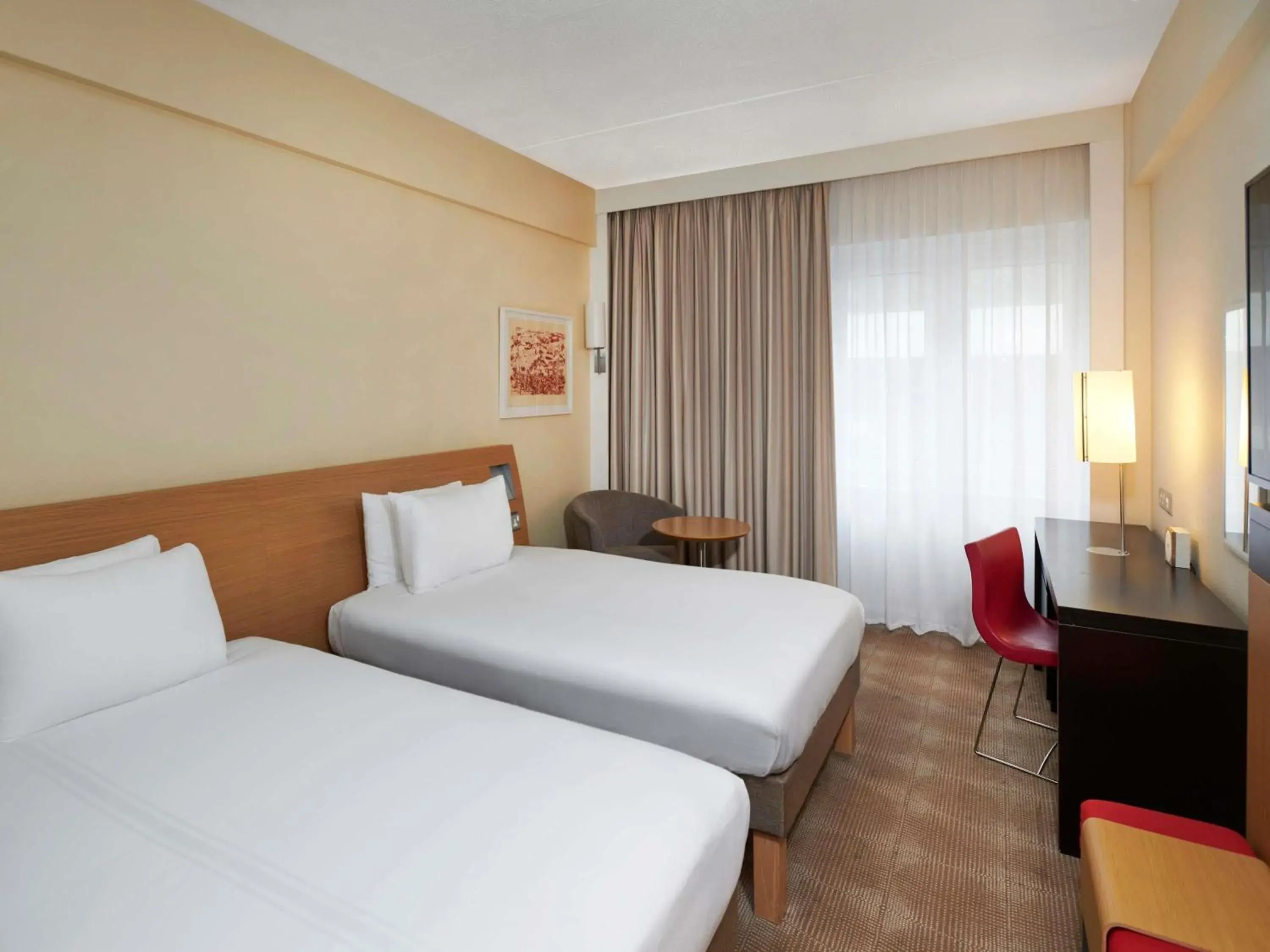 Superior Twin Room in Novotel London West Superior Twin Room in Novotel London West