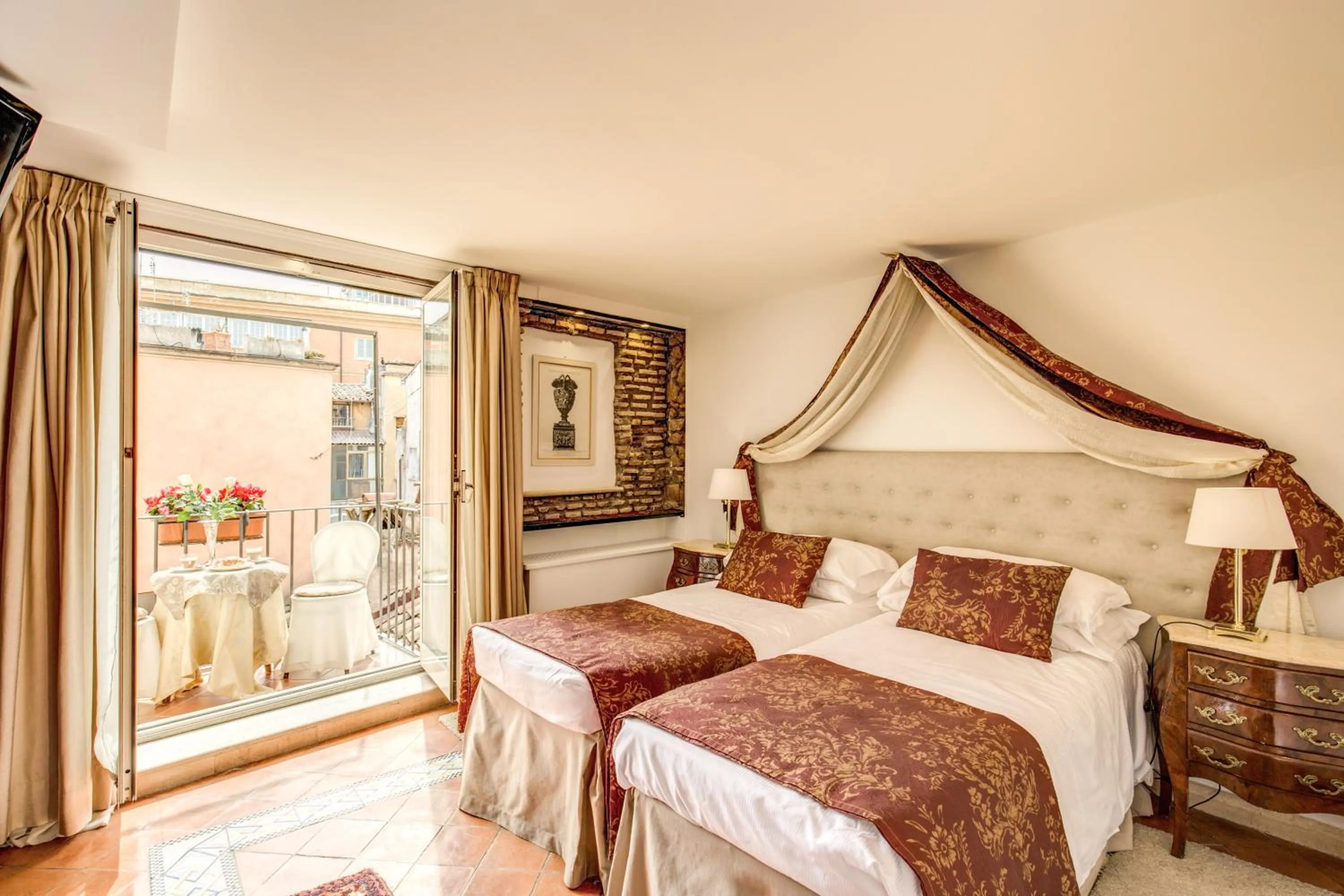 Bed in Pantheonview - Luxury Suites