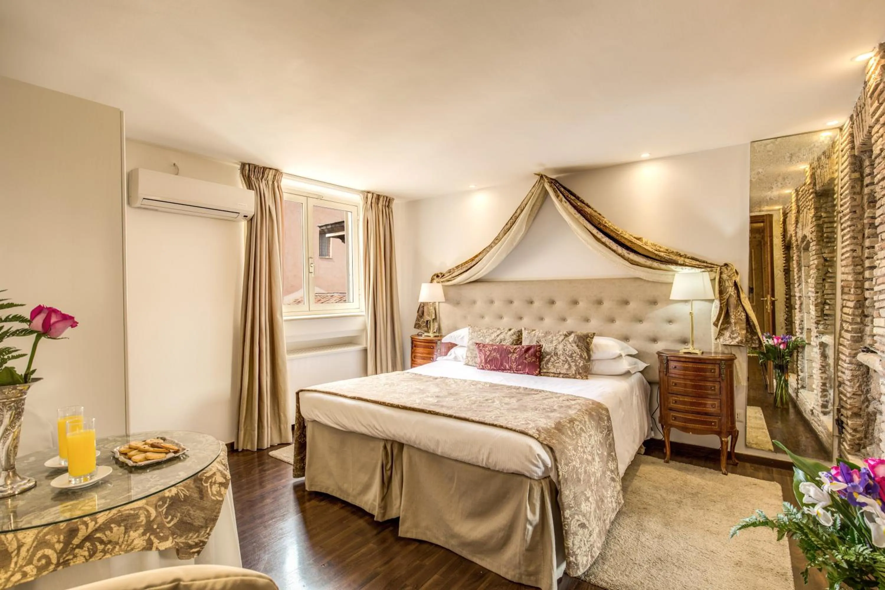 Bed in Pantheonview - Luxury Suites