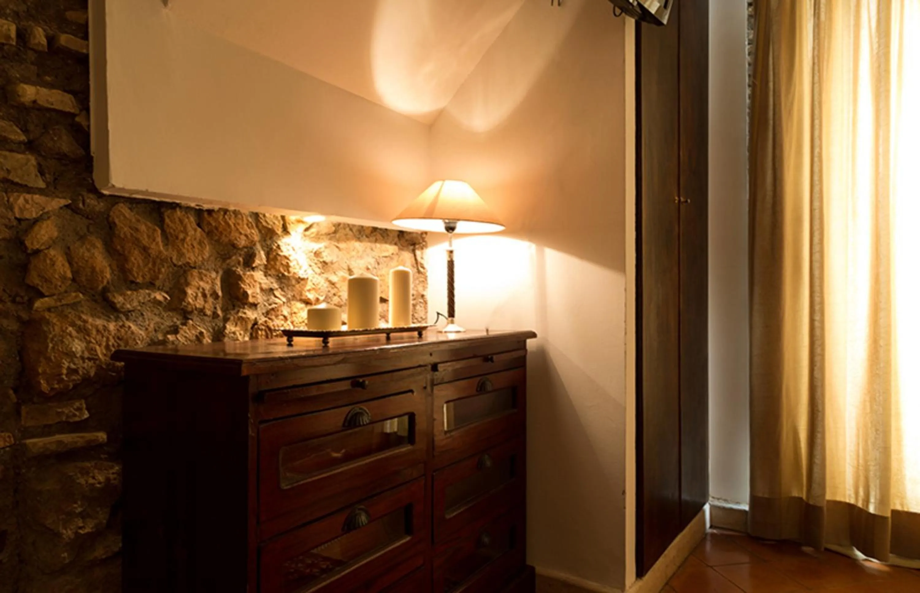 Decorative detail in Pantheonview - Luxury Suites