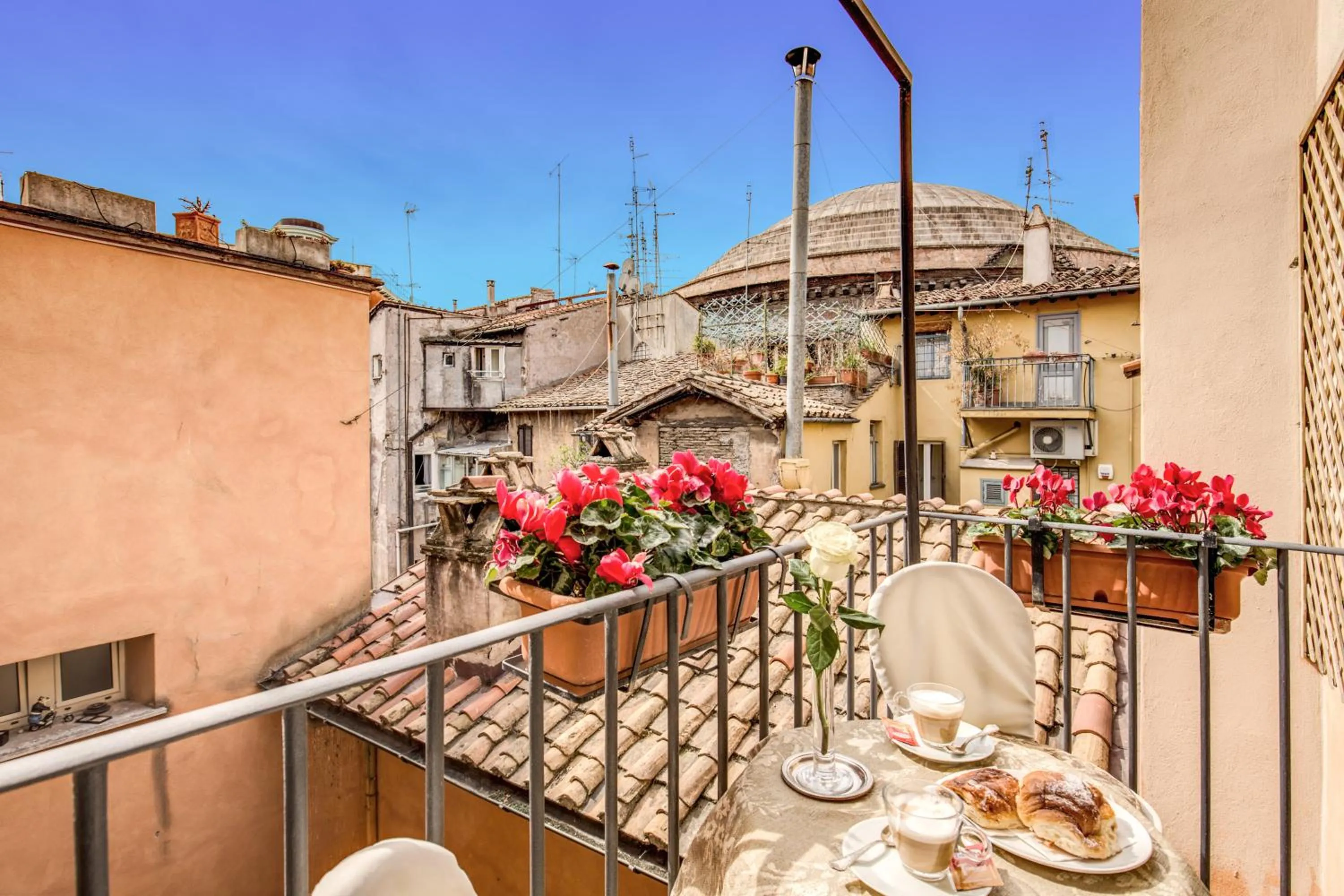 Pantheonview - Luxury Suites