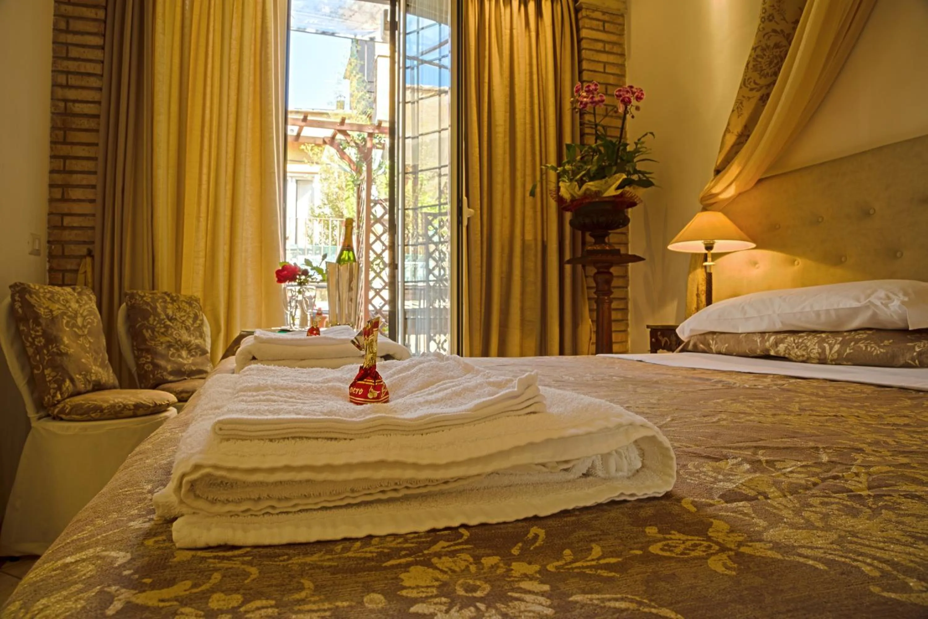 Bed in Pantheonview - Luxury Suites