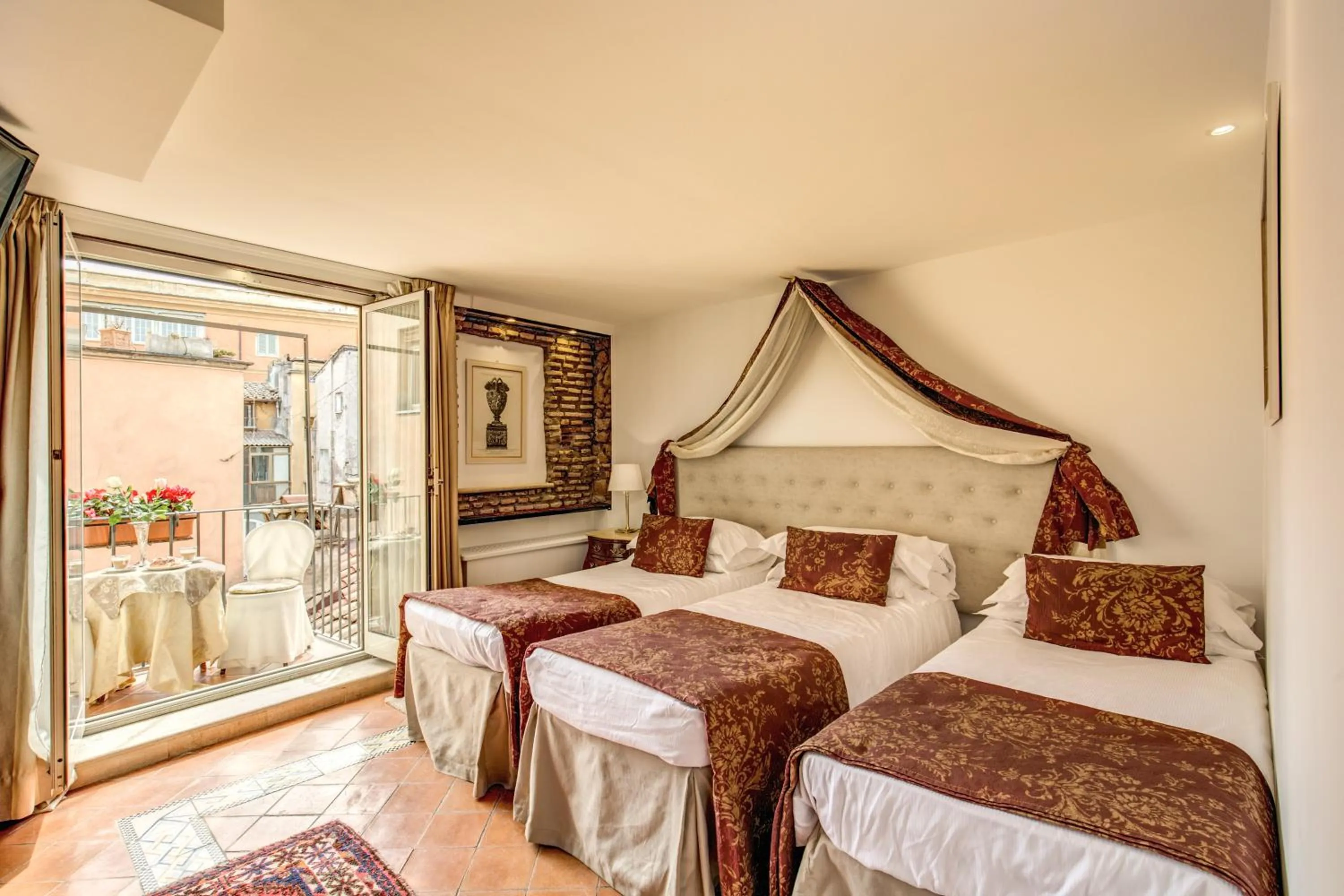 Bed in Pantheonview - Luxury Suites