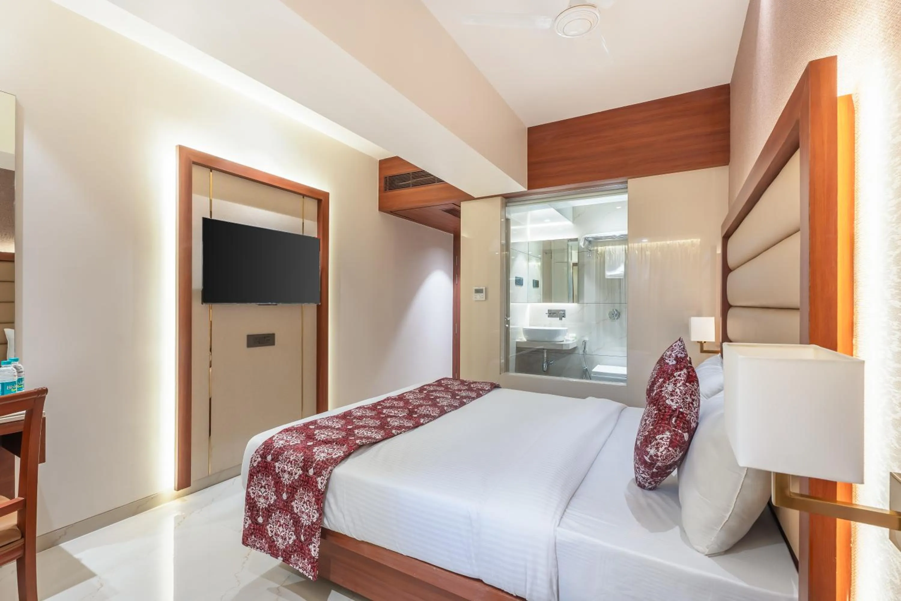 Bedroom, Bed in Hotel Supreme Comforts - Mumbai Airport