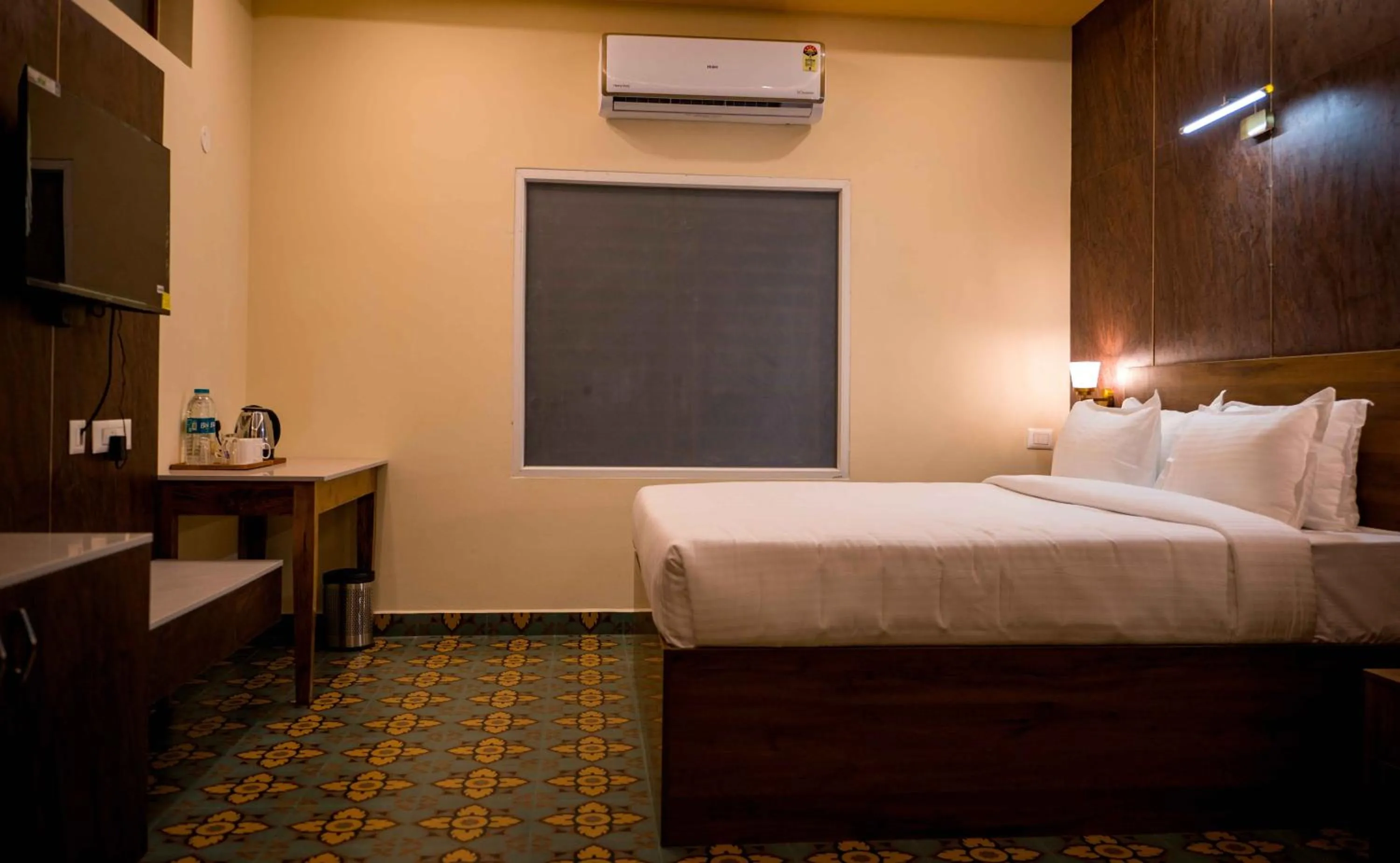 Bed in Poojaris Nirantara - Mysuru