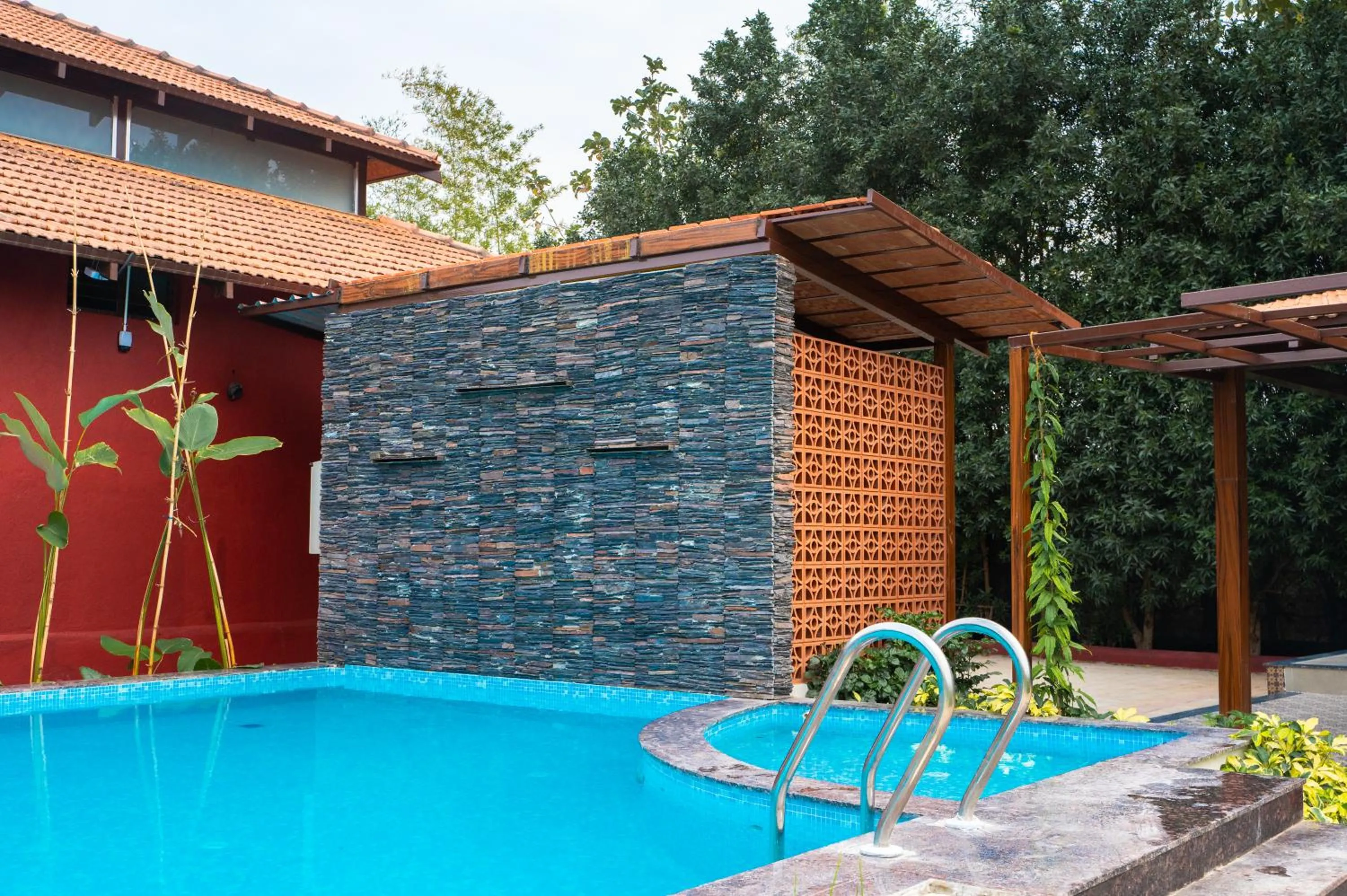 Property building in Poojaris Nirantara - Mysuru