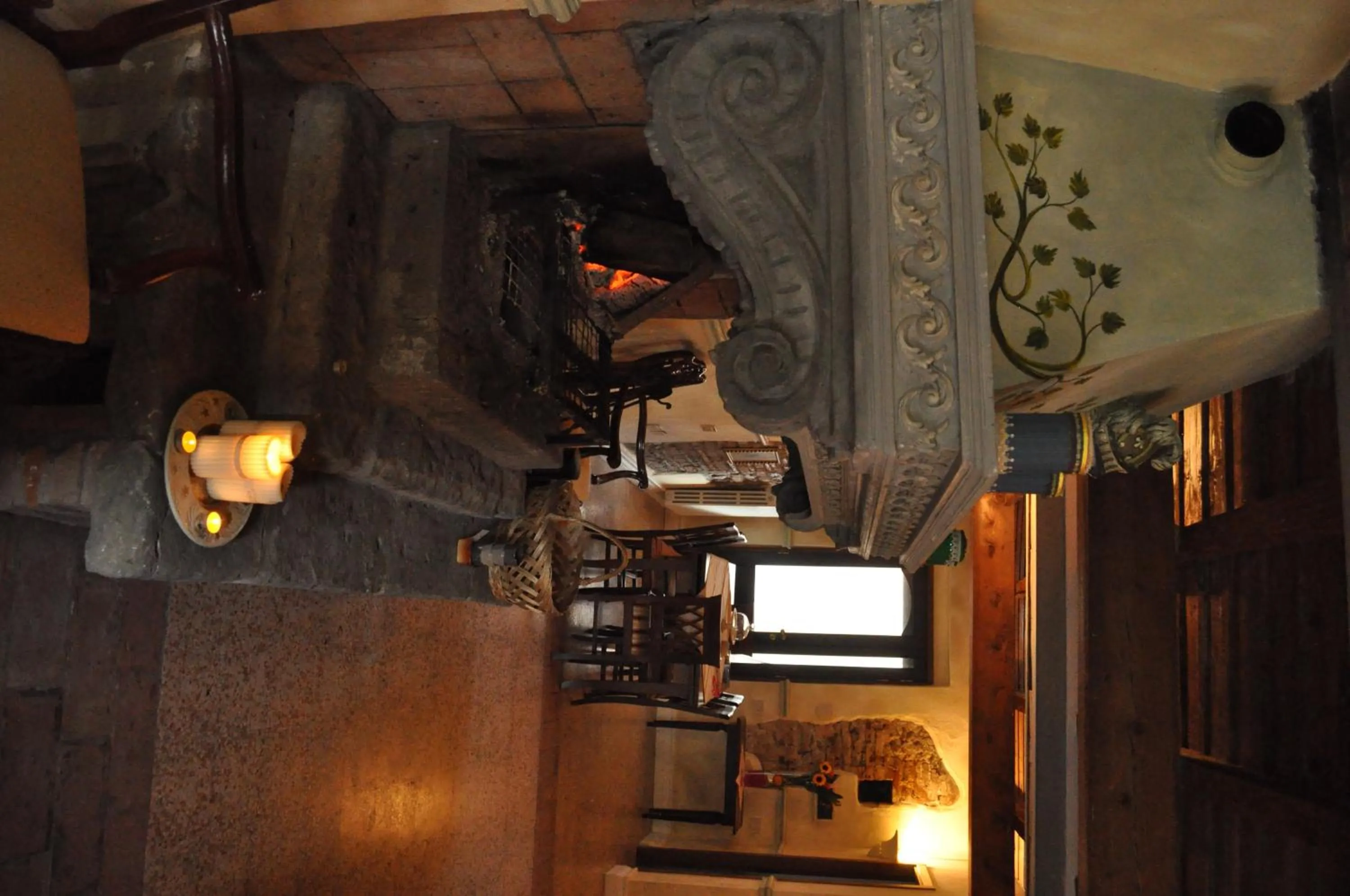 Communal lounge/ TV room in Le Residenze del Tenore