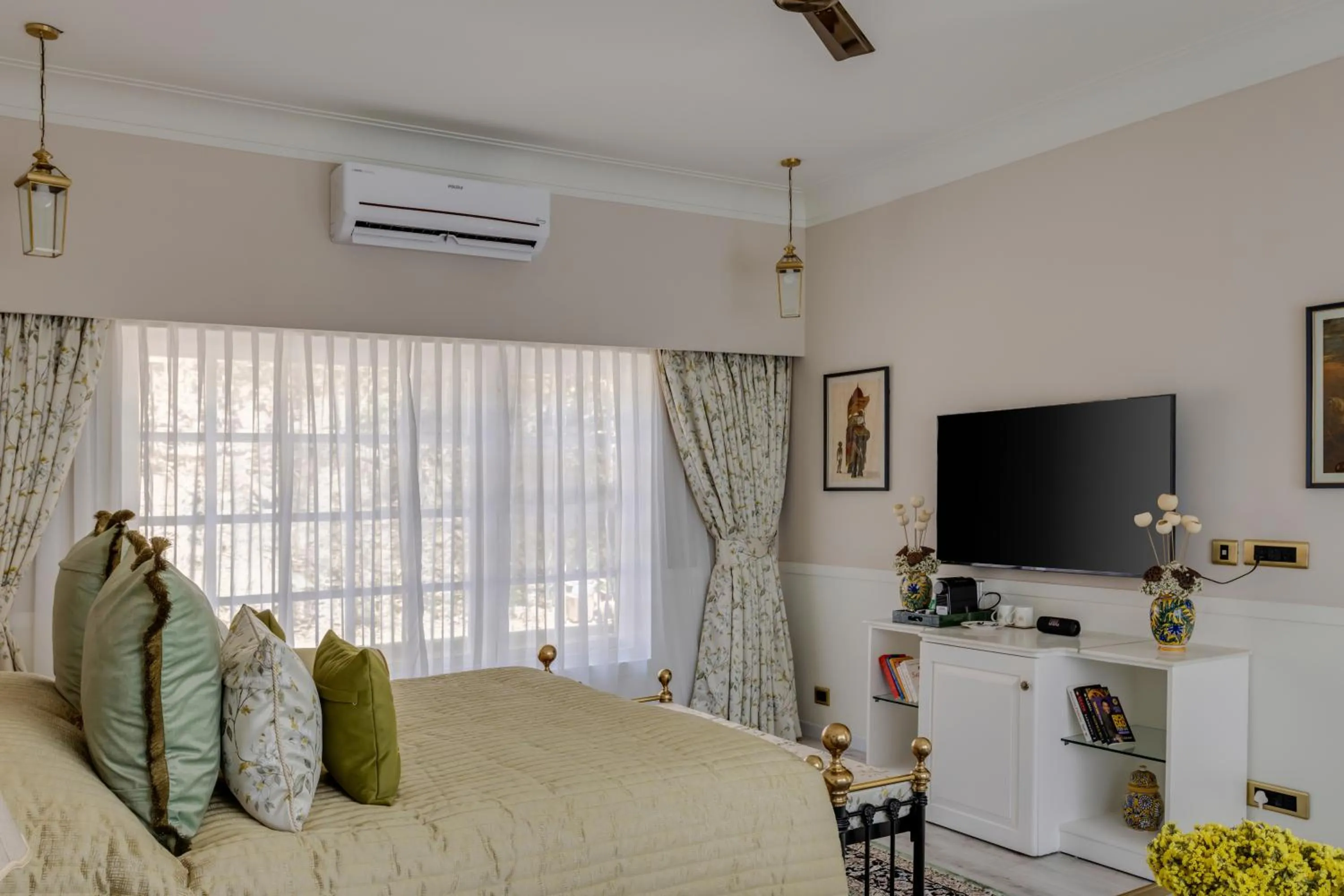 Bed in Kinwani House - Araiya Anthology