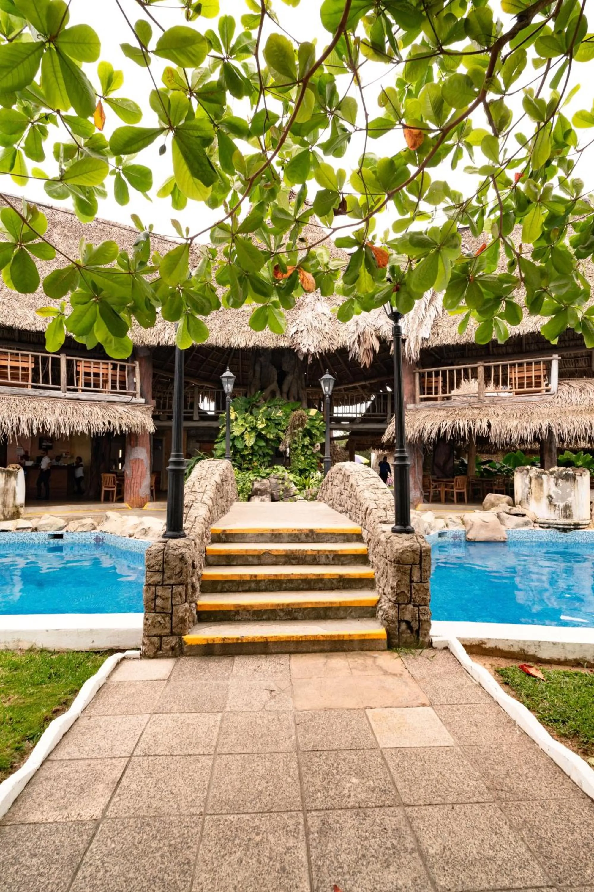 Swimming pool in Amatique Bay Hotel
