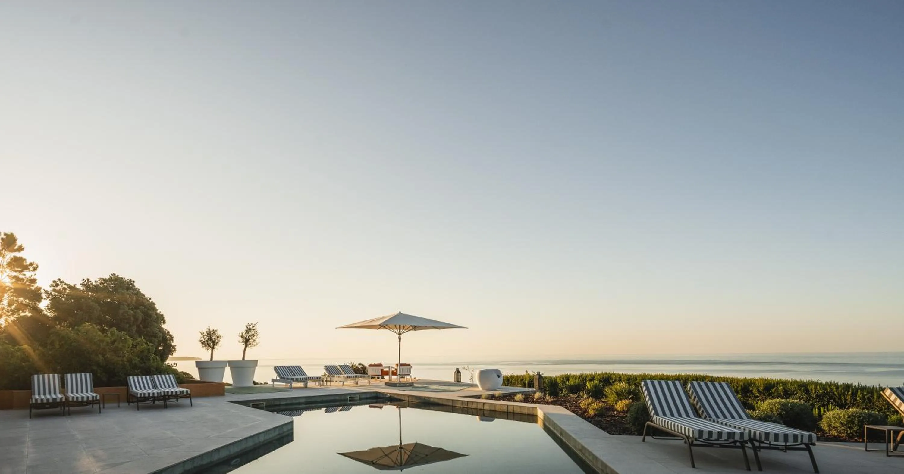 Day in Casa Pôr do Sal - Boutique Guesthouse with Heated Pool & Sea Views