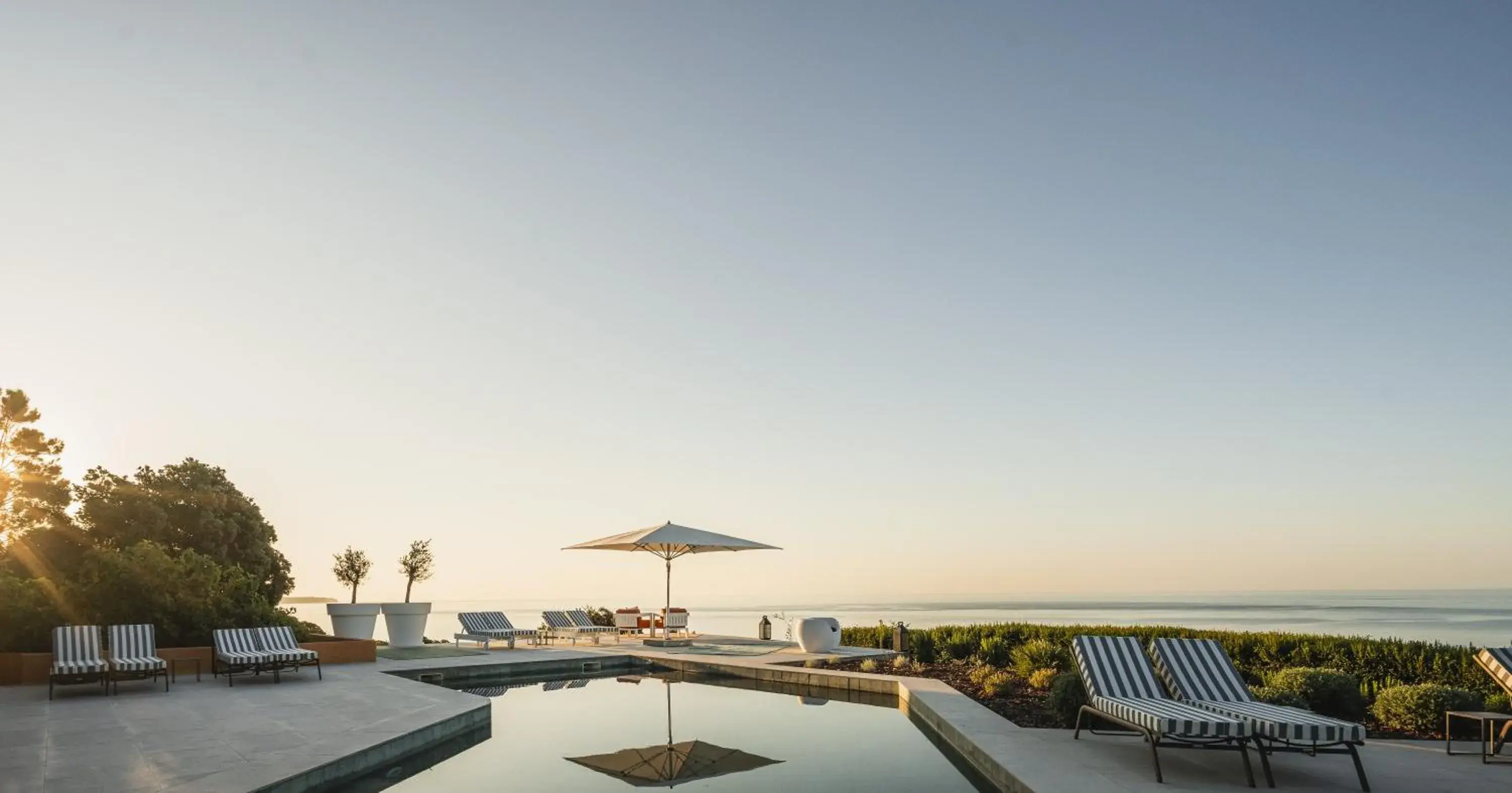 Casa Pôr do Sal - Boutique Guesthouse with Heated Pool & Sea Views Casa Pôr do Sal - Boutique Guesthouse with Heated Pool & Sea Views