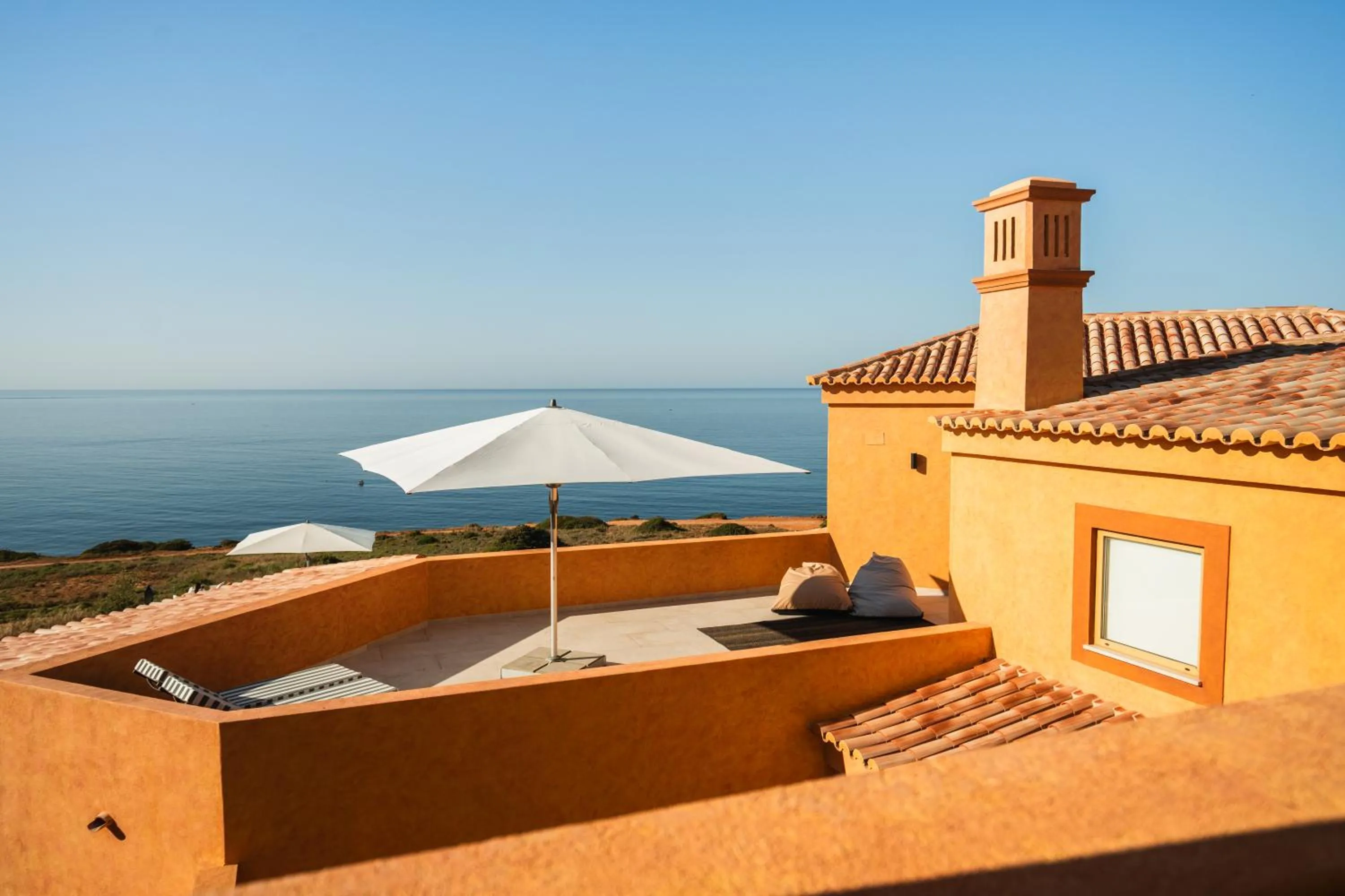 Patio in Casa Pôr do Sal - Boutique Guesthouse with Heated Pool & Sea Views