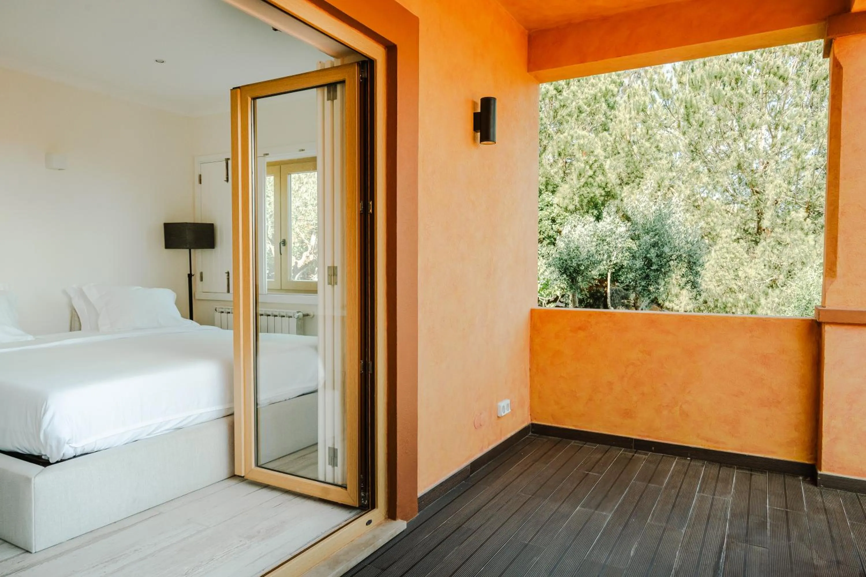 Bed in Casa Pôr do Sal - Boutique Guesthouse with Heated Pool & Sea Views
