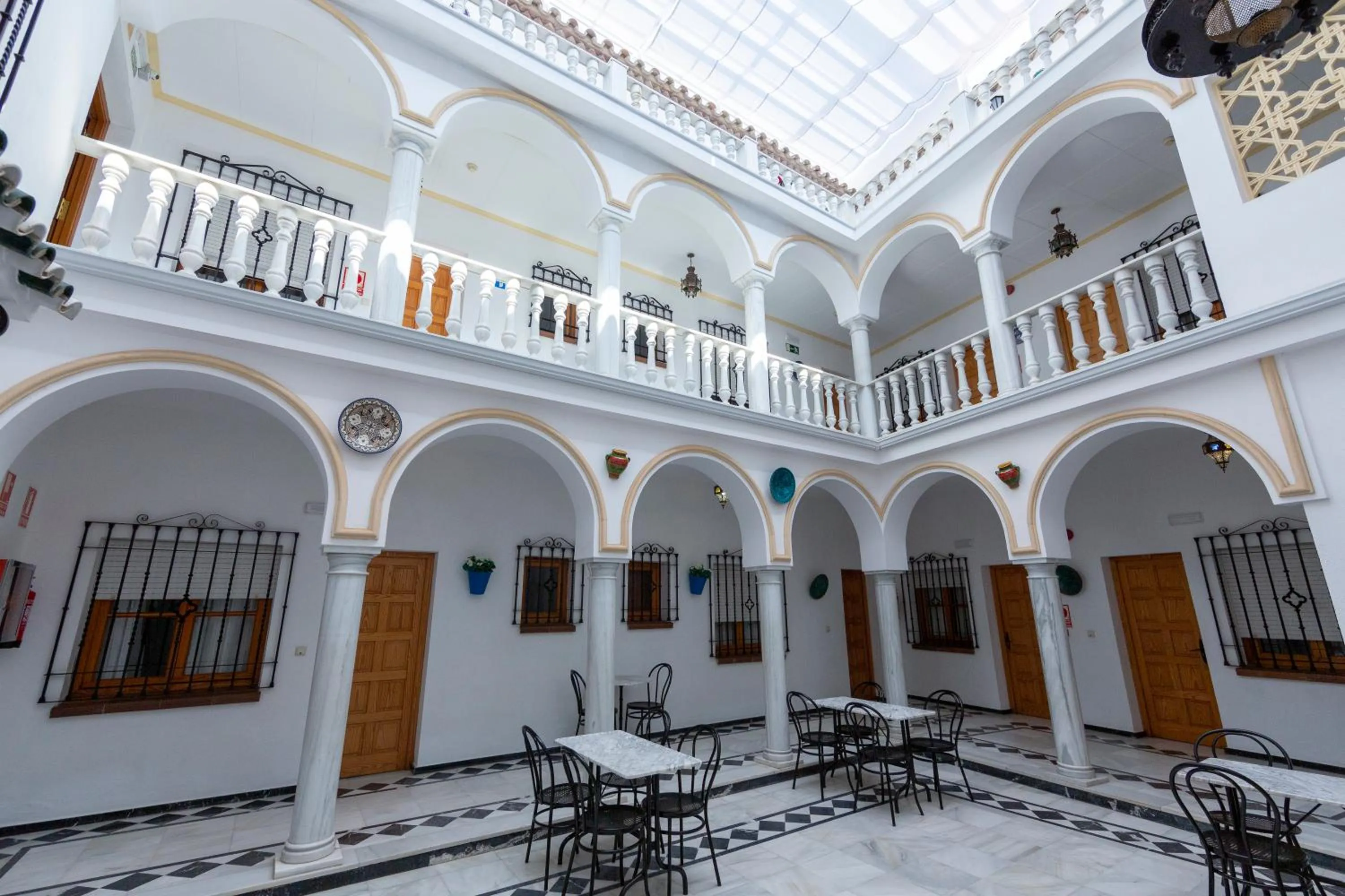 Inner courtyard view in Hotel Los Omeyas