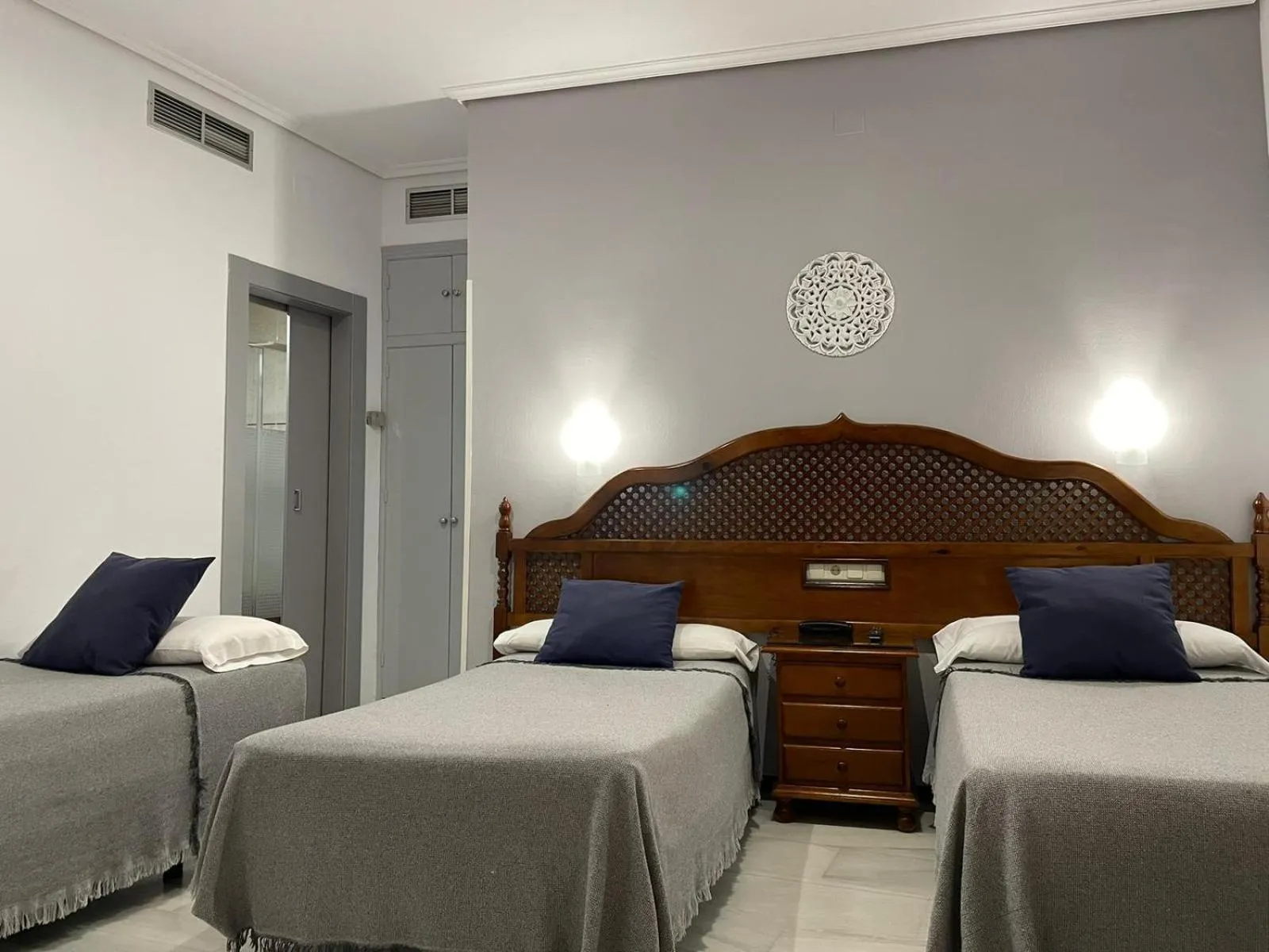 Bed in Hotel Los Omeyas