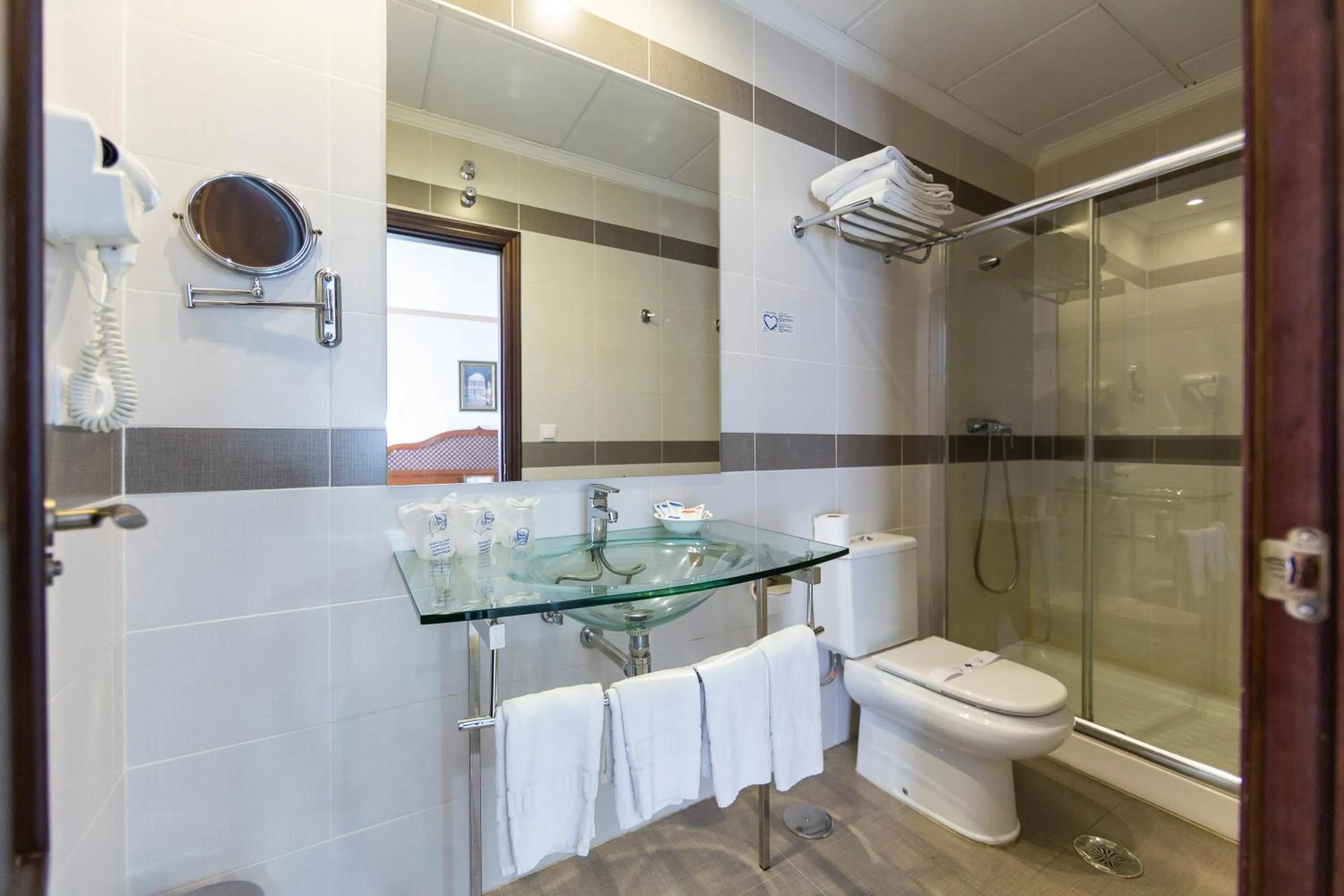 Shower in Hotel Los Omeyas