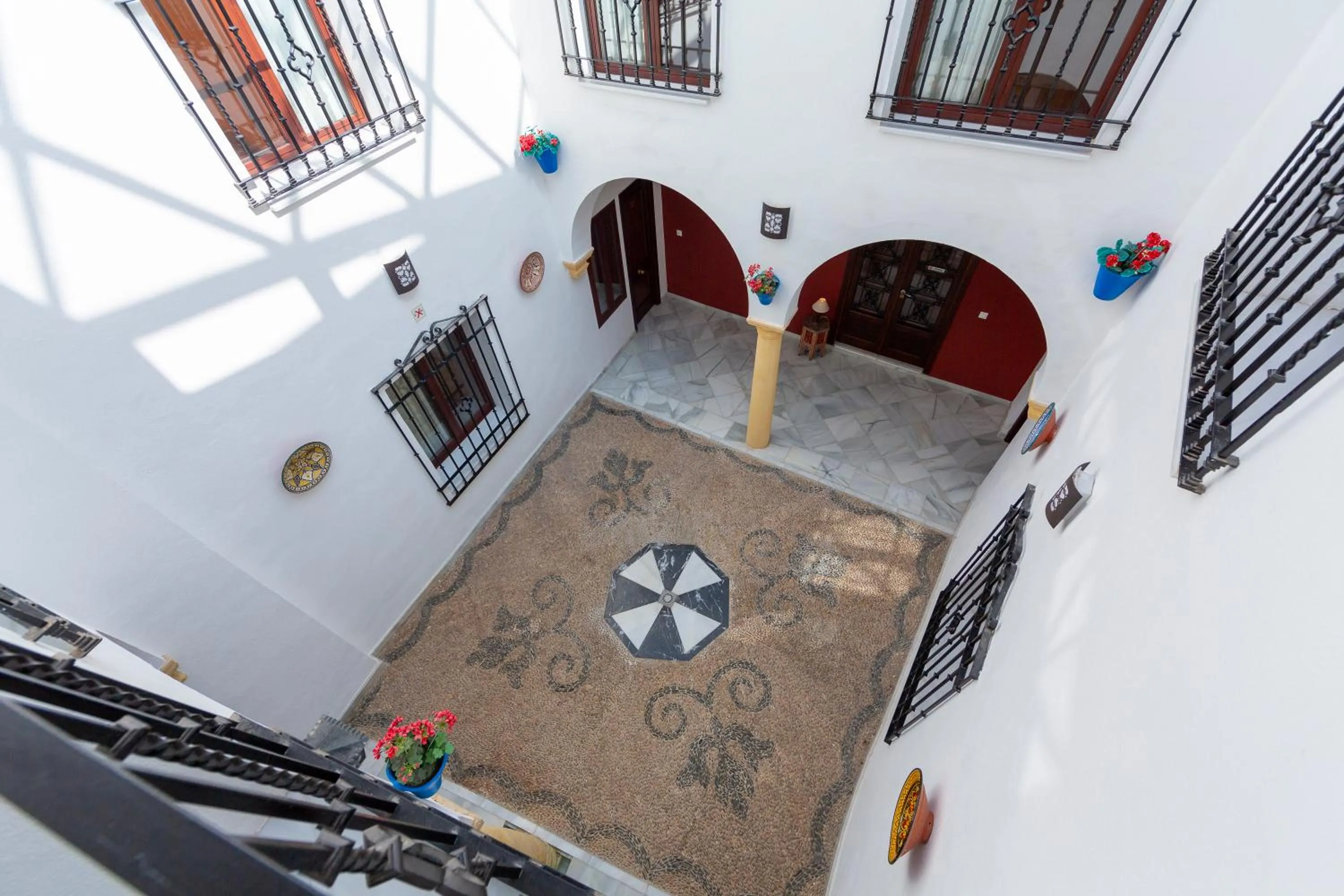 Inner courtyard view in Hotel Los Omeyas
