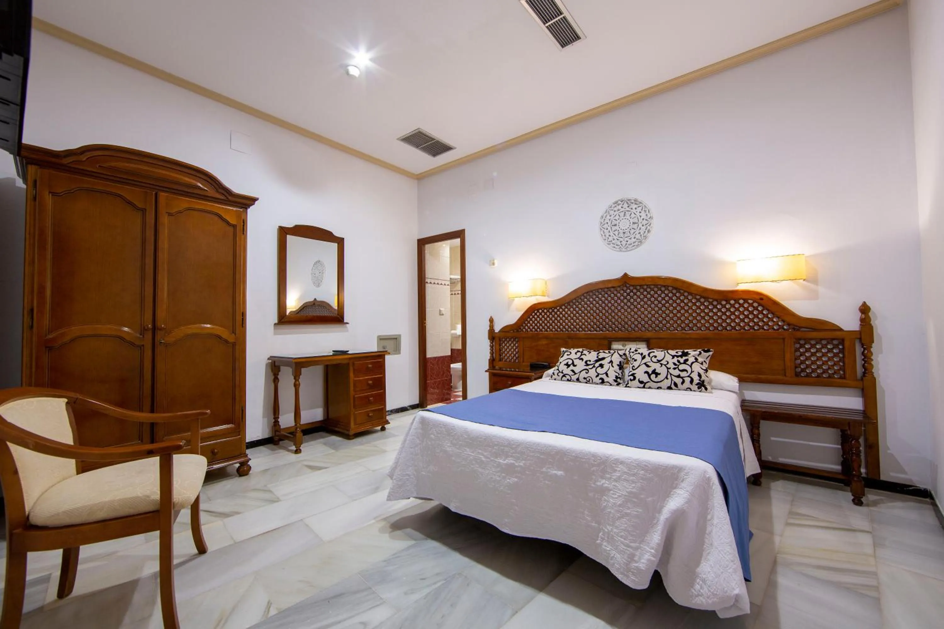 Bed in Hotel Los Omeyas