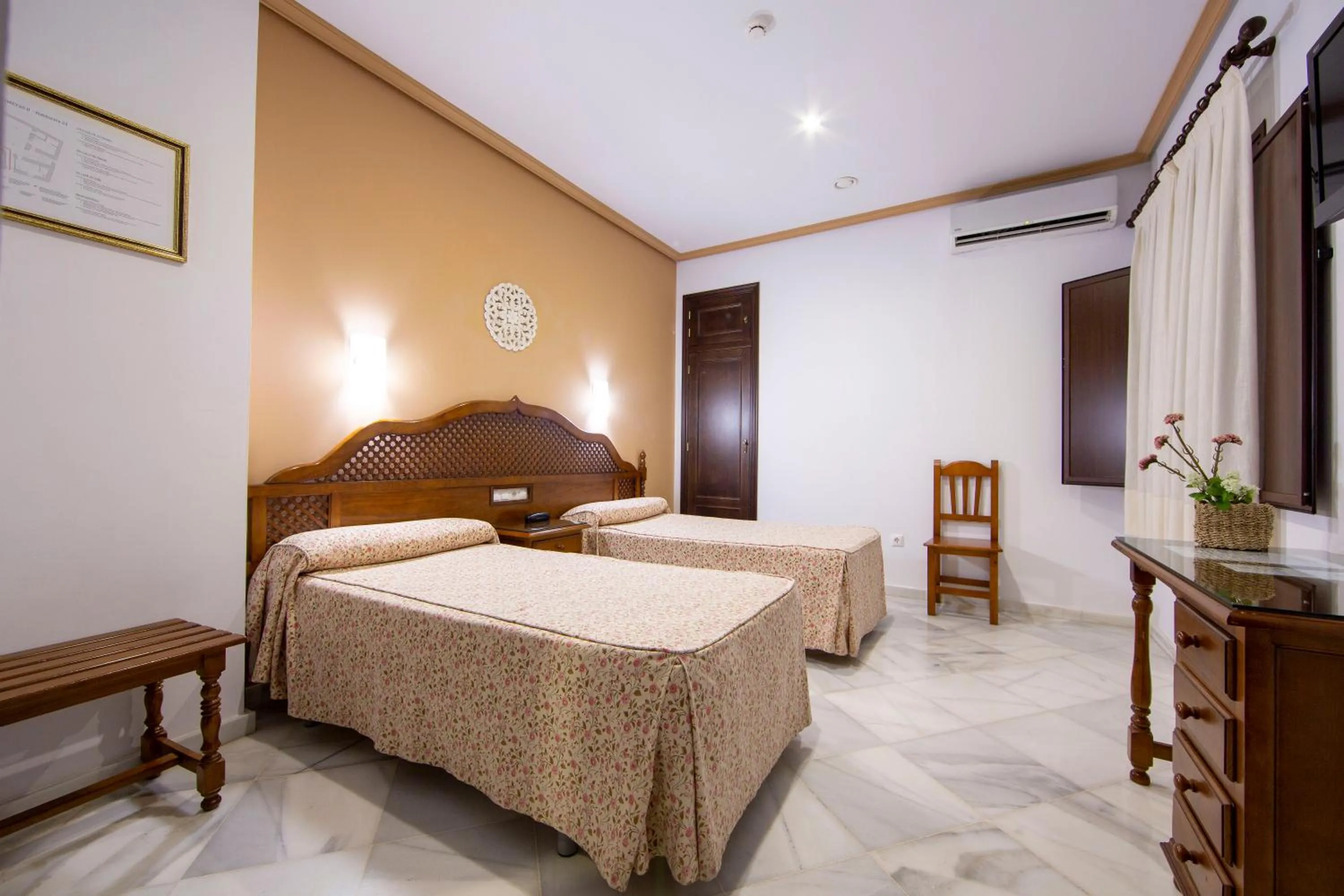 Bed in Hotel Los Omeyas