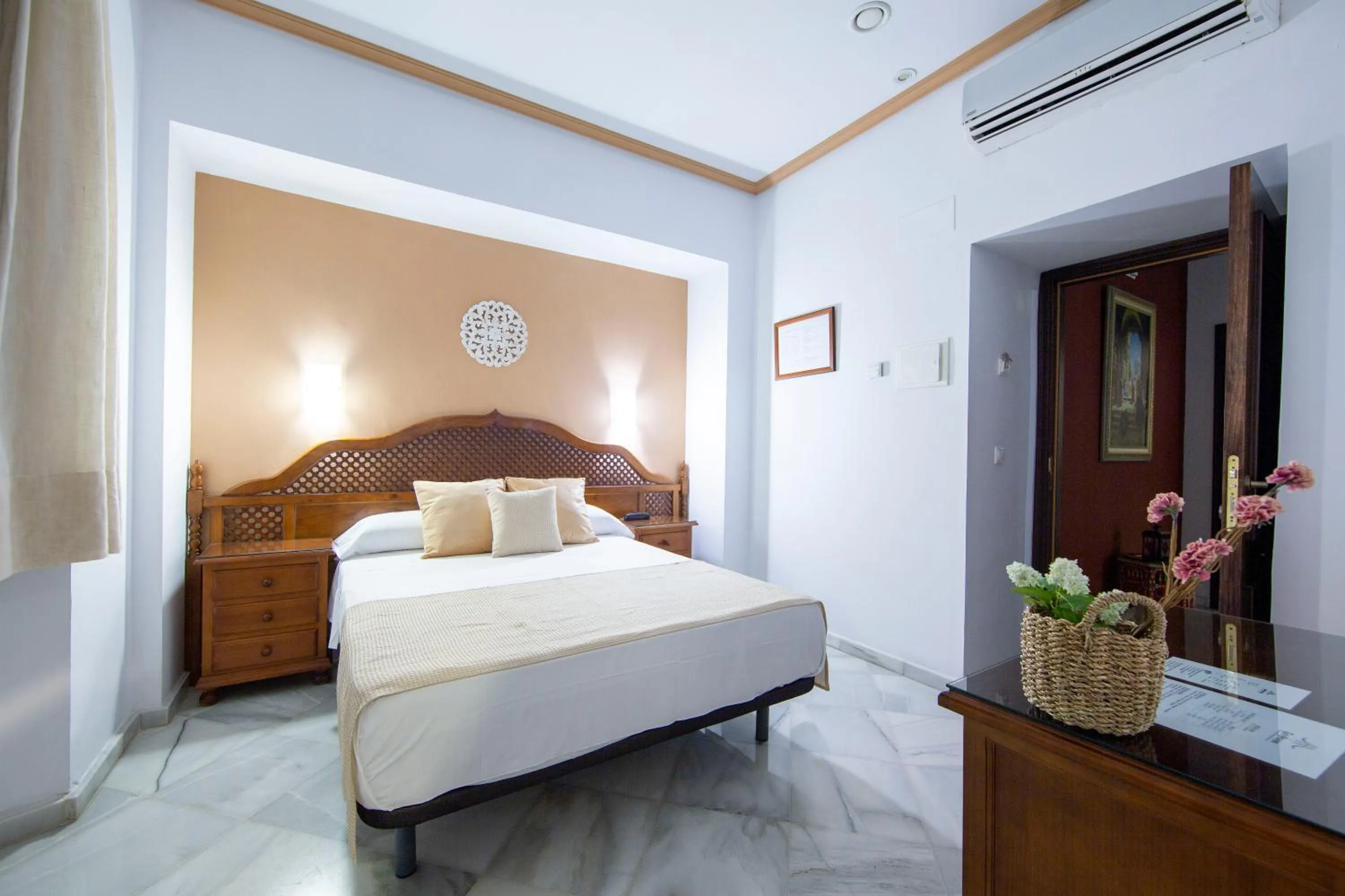 Bed in Hotel Los Omeyas