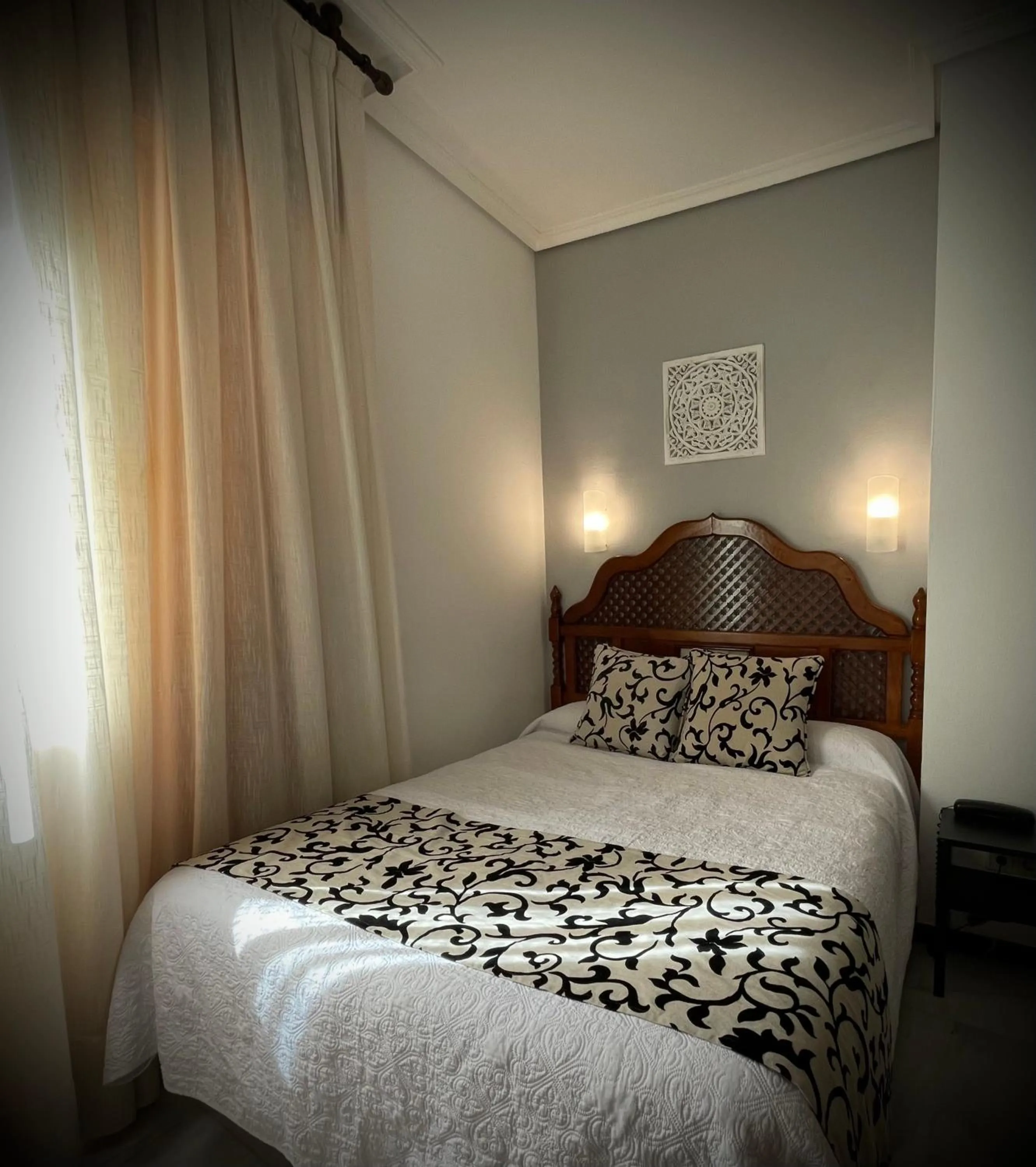 Bed in Hotel Los Omeyas