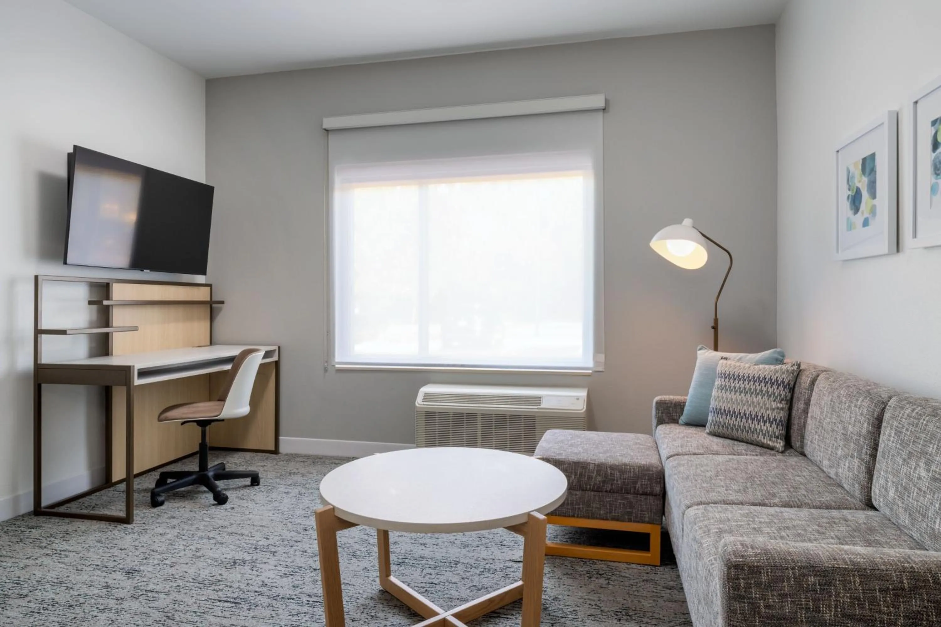 Living room in TownePlace Suites by Marriott Brunswick