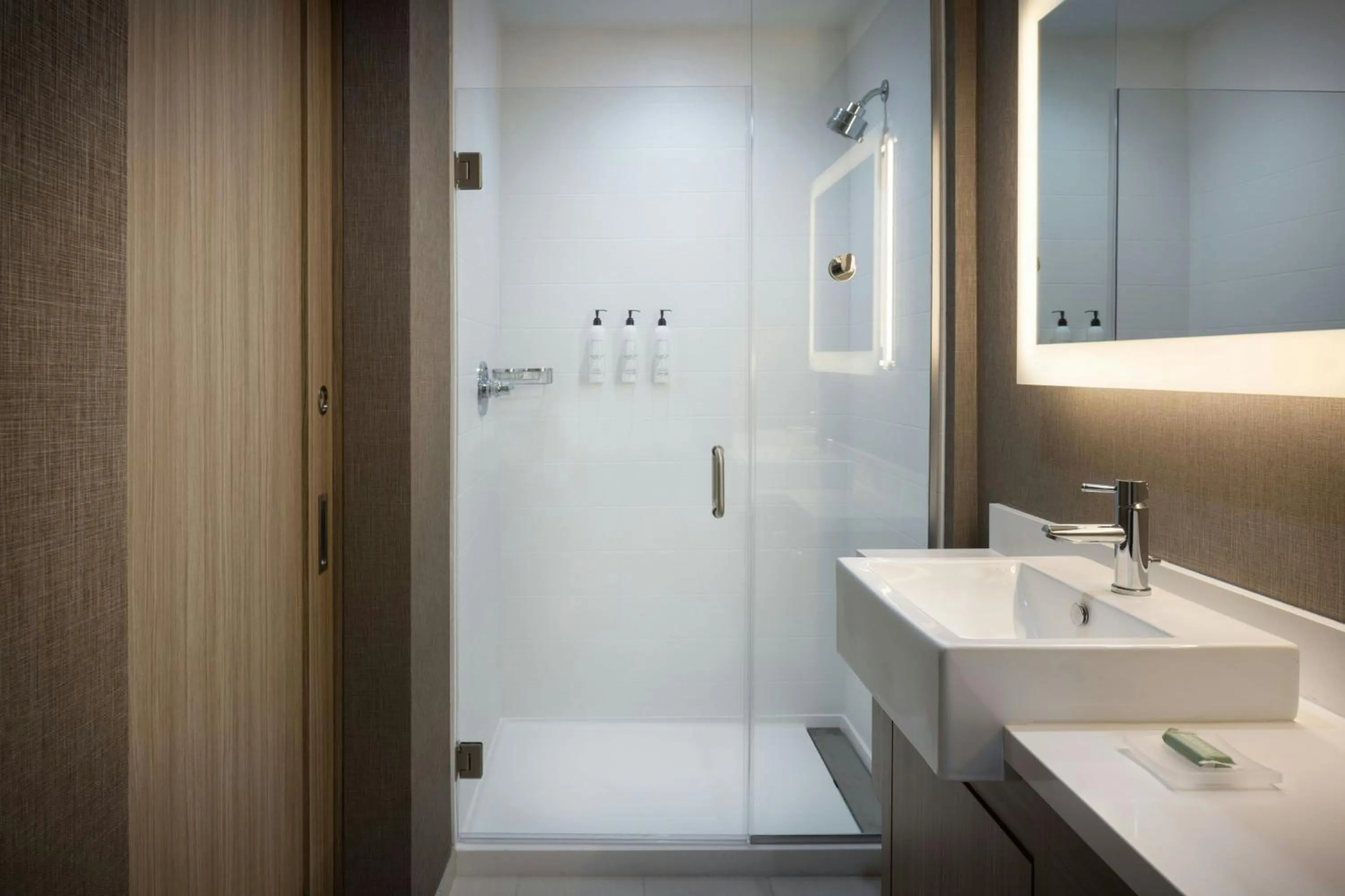 Bathroom in Springhill Suites by Marriott Newburgh Evansville